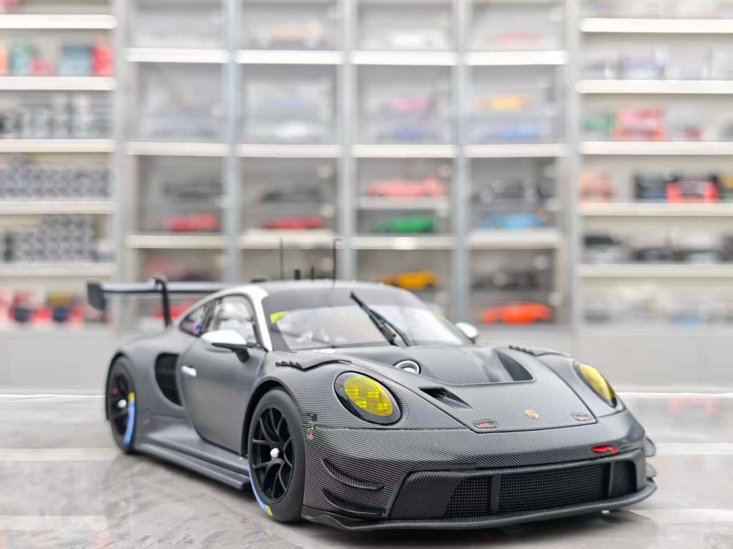 MINICHAMPS 1/18 Porsche PORSCHE 911 992 GT3 R 110246000