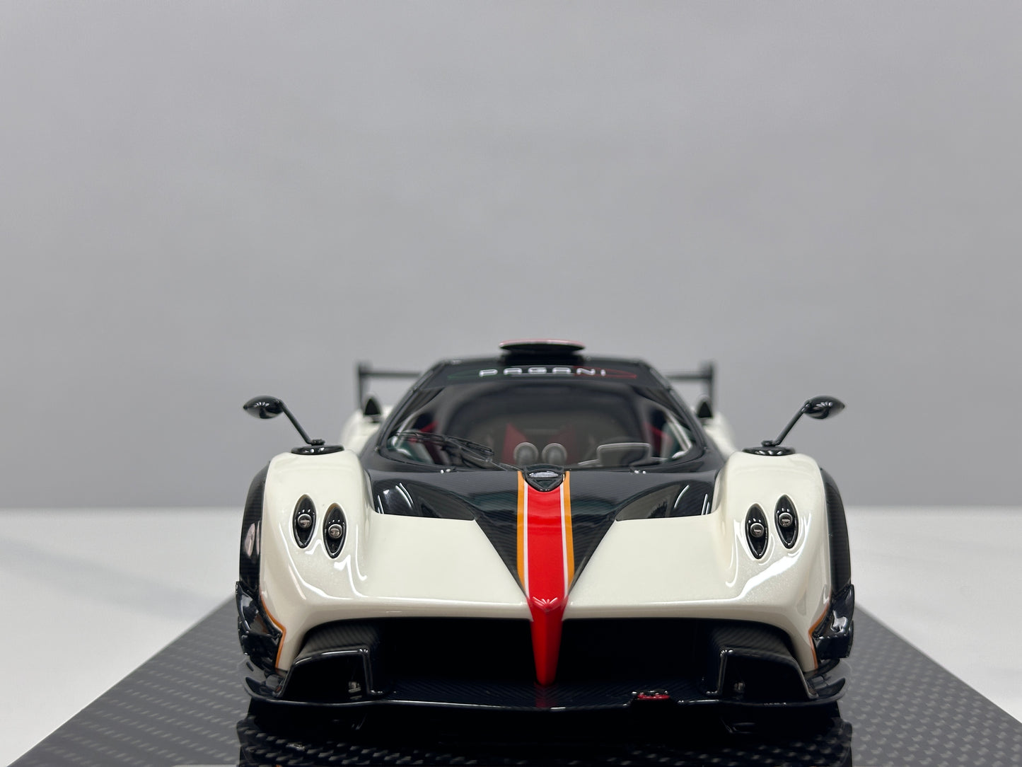 KASH MODEL 1/18 Pagani Zonda R Warm Pearl White KPZR003