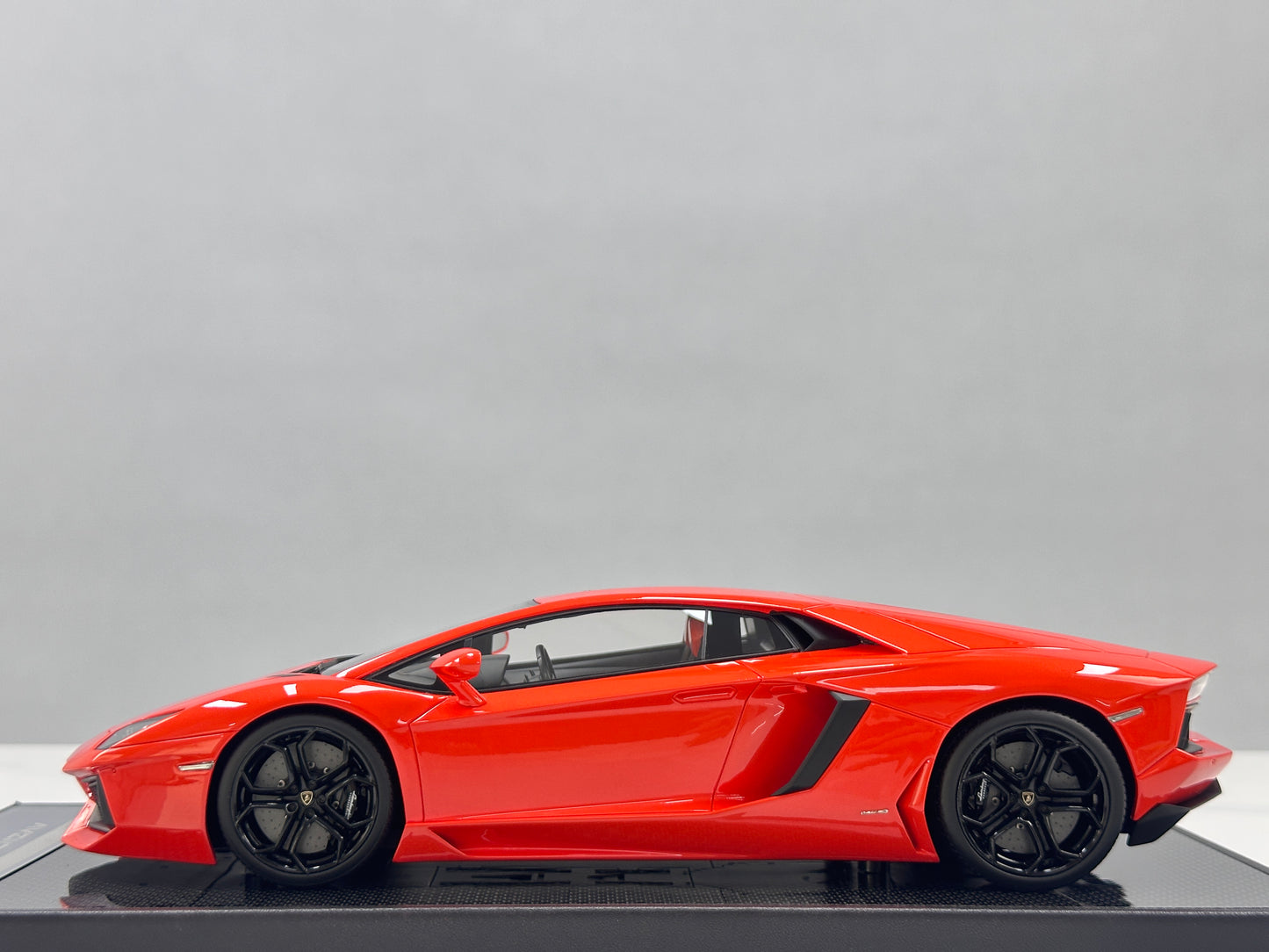 VMB 1/18 Lamborghini Aventador LP700-4 Orange VMB063