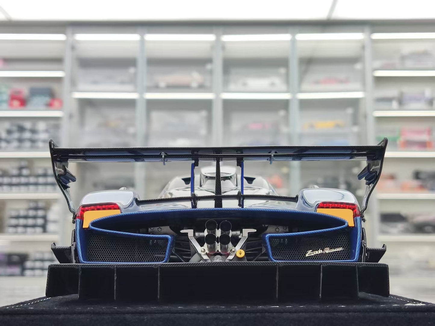 HH Model 1/18 Pagani Zonda R & Evolution Specials Blue/Black Dual Carbon HH564