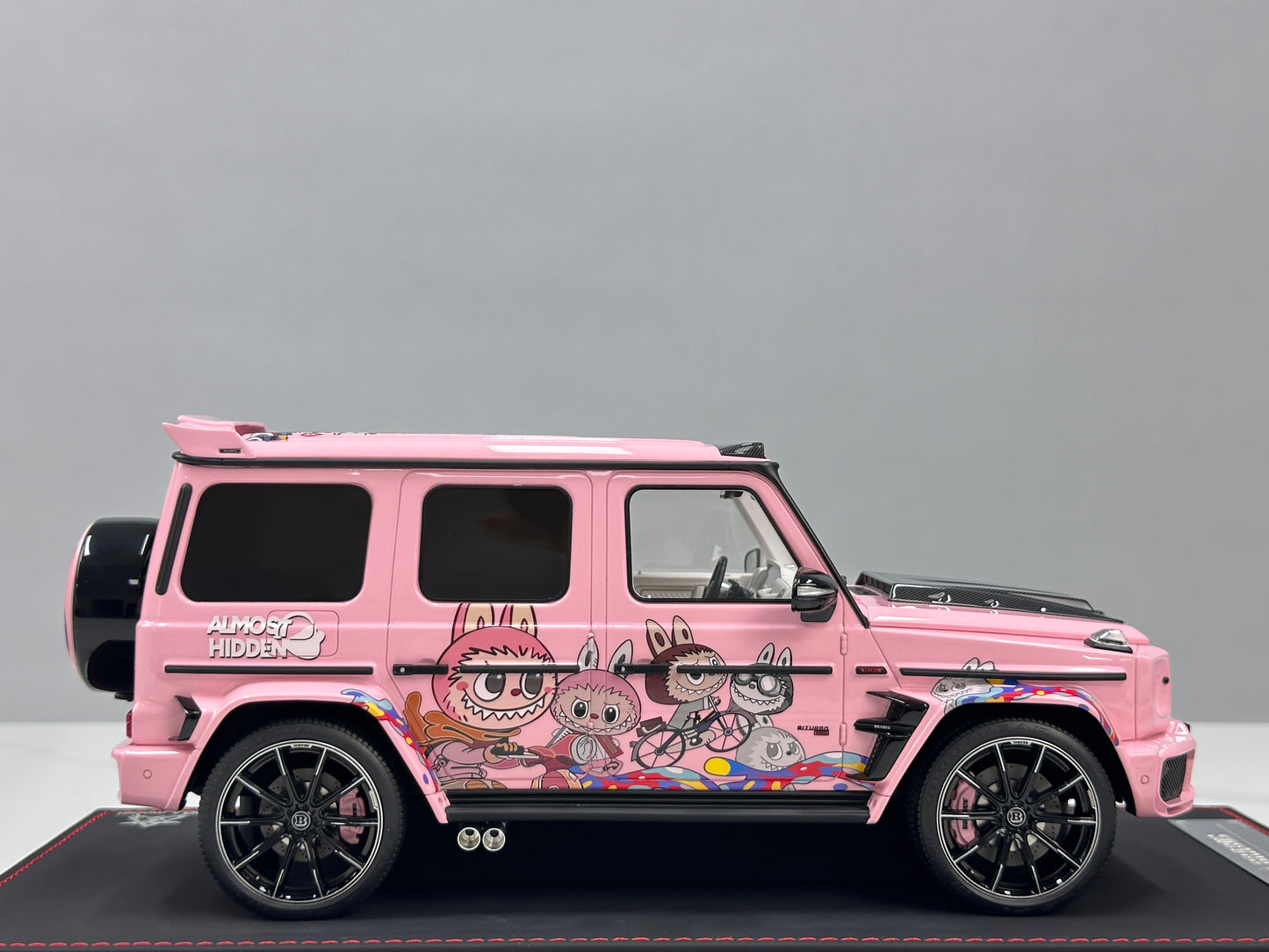 BBA Model 1/18 Brabus G800 Labubu BBA084