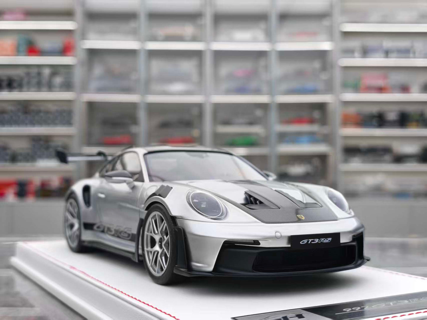 GH MODEL 1/18 Porsche 992 GT3RS GT Silver GH009