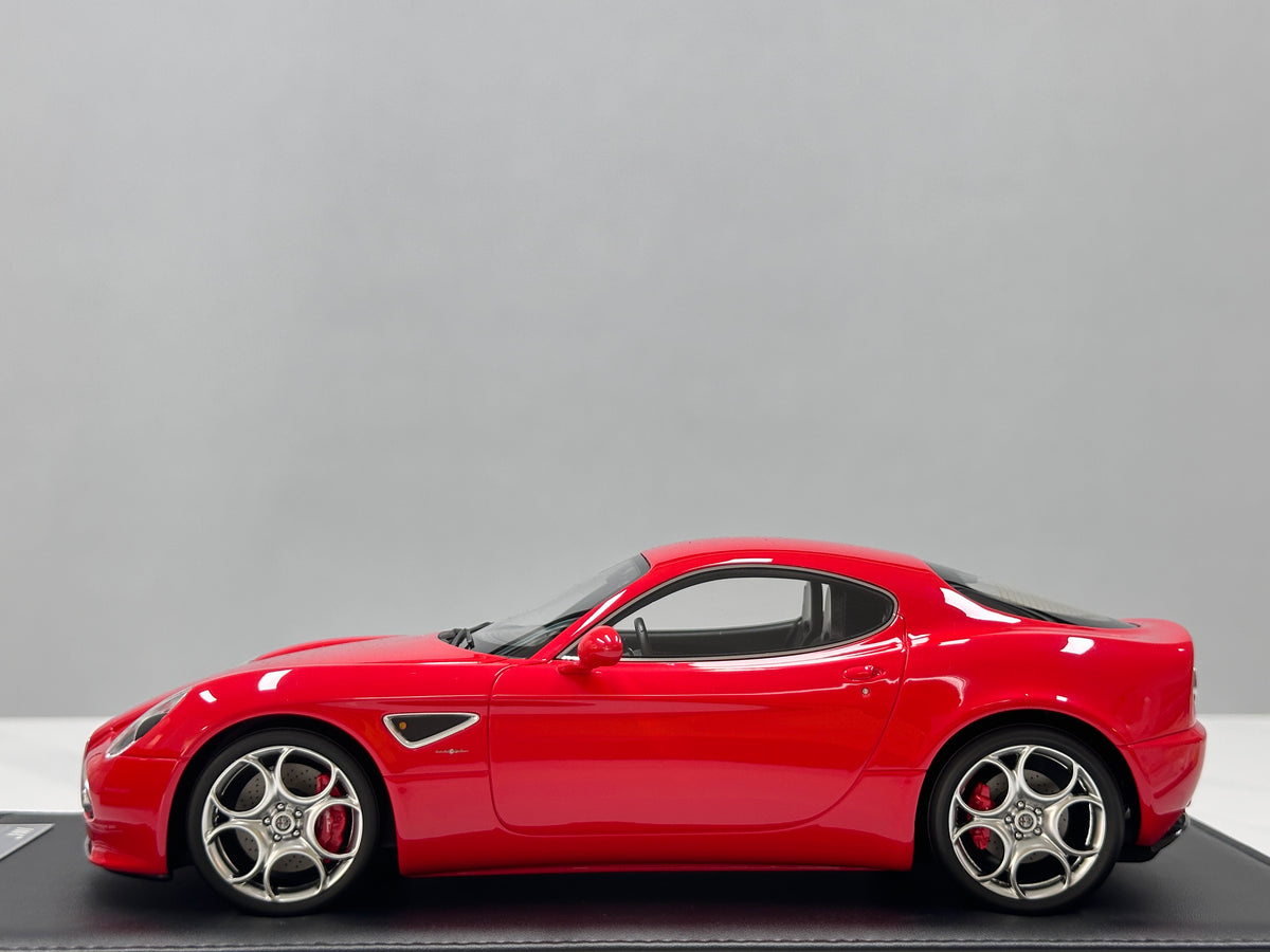 MOTORHELIX 1/18 Alfa Romeo 8C Competizione 2008 Alfa Red MH393