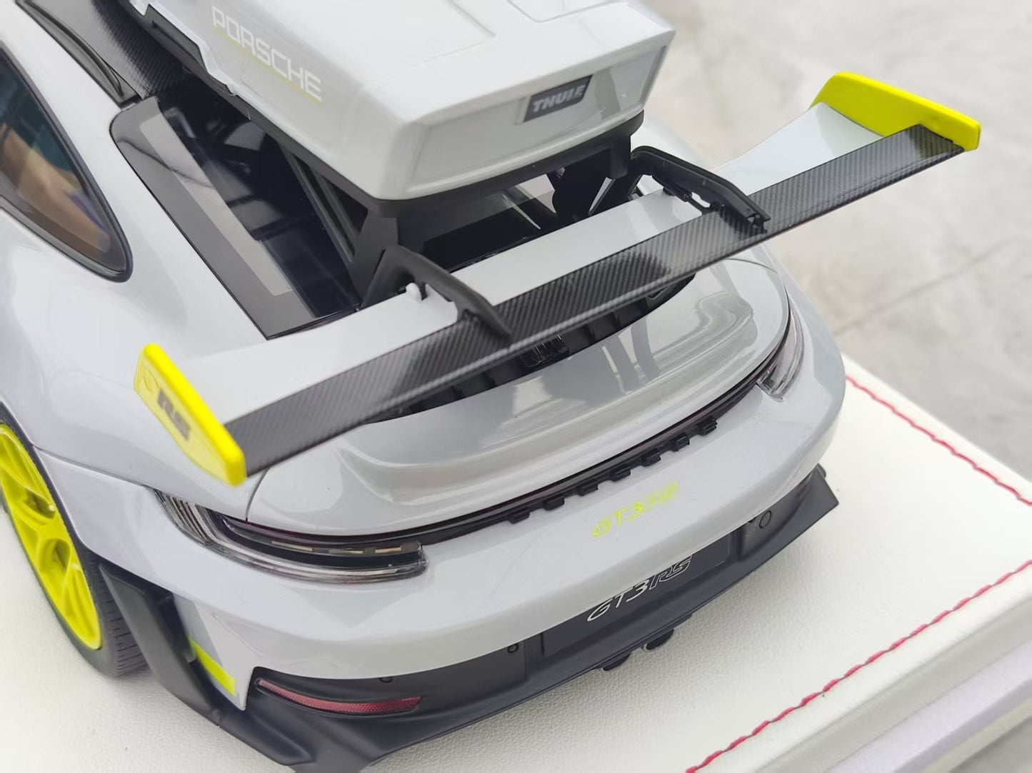 IVY 1/18 Porsche 992 GT3 RS Metallic Ice Grey IM1837IGG