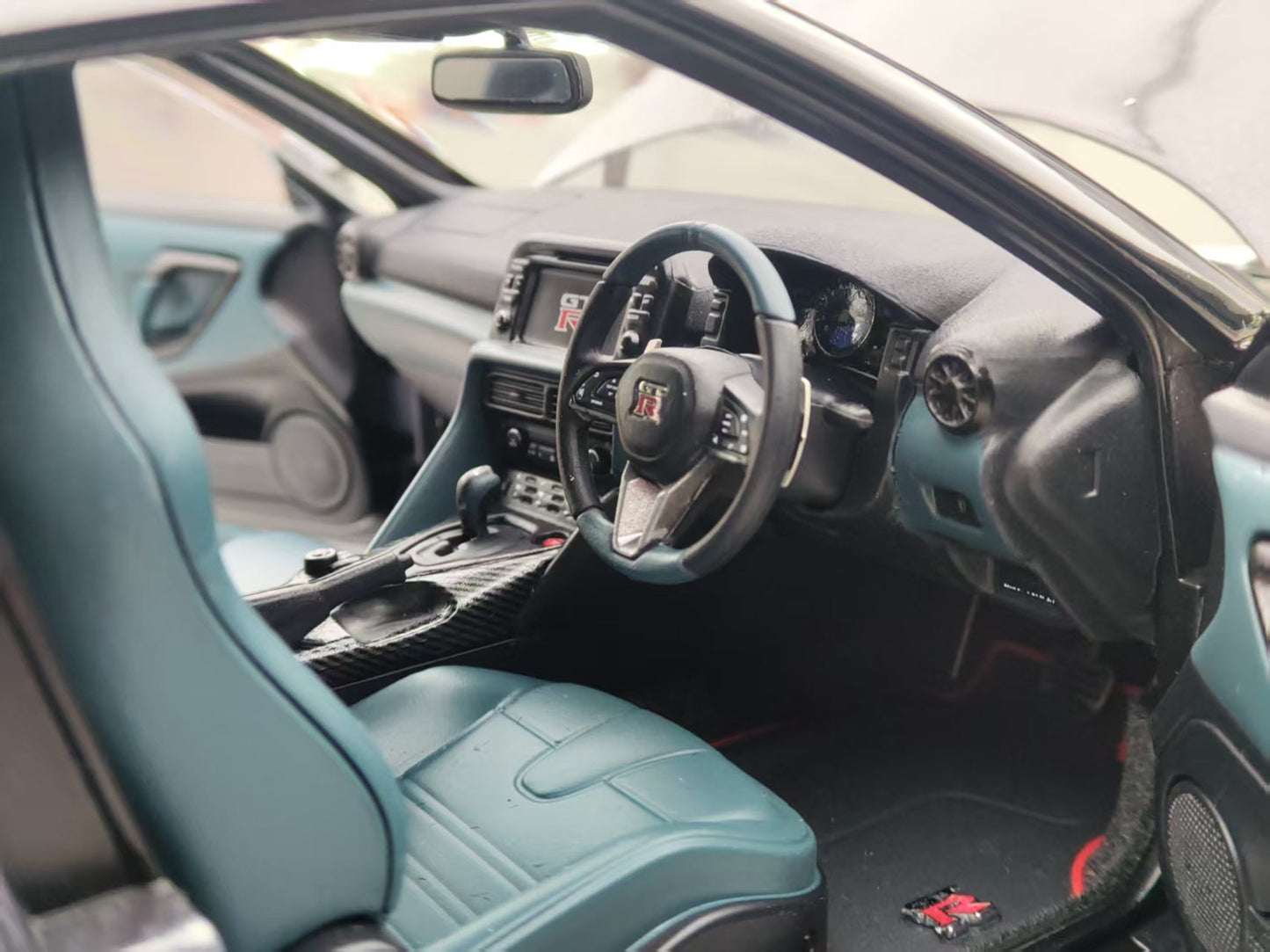 MOTORHELIX 1/18 Nissan GT-R (R35) Track Edition Engineered By NISMO Alloy Car Model MH313