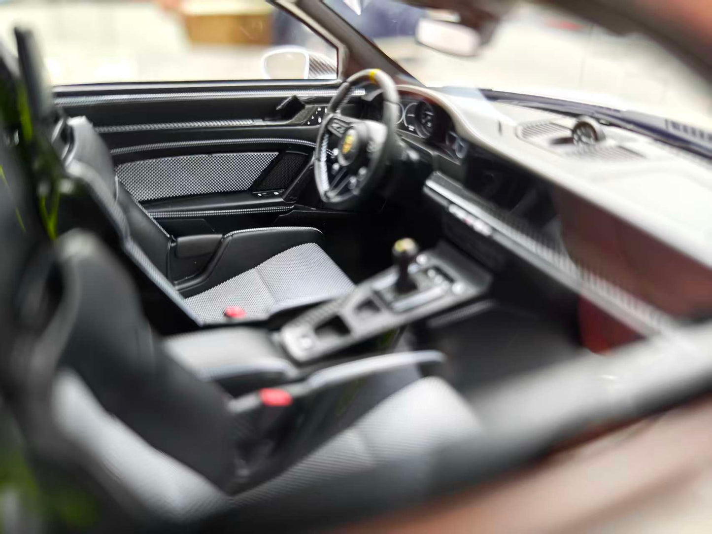 FuelMe 1/18 Porsche 992 GT3RS Silver with Green Wheels FM18010LM-09