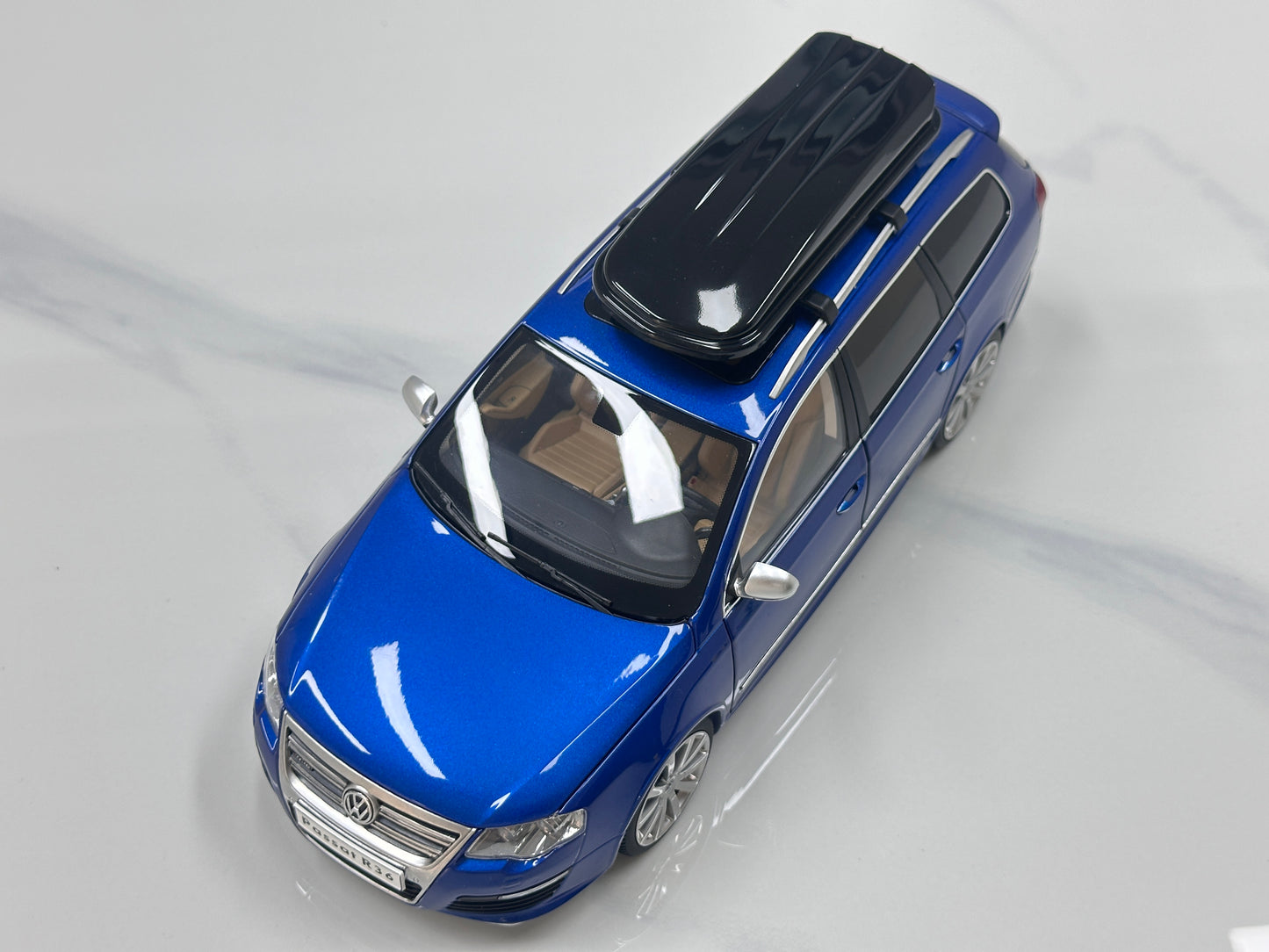 NZG 1/18 Volkswagen Passat R36 wagon Biscay Blue NZG014