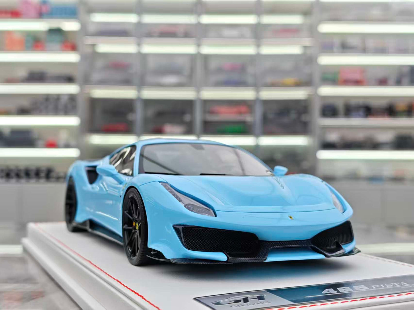 GH Model 1/18 Ferrari Novitec 488pista, Prata Blue GH007