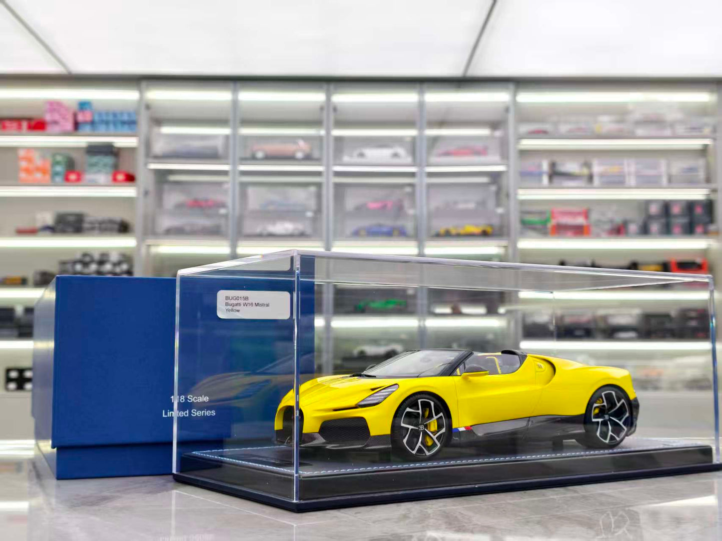 MR 1/18 Bugatti W16 Mistral, Yellow, BUG015B
