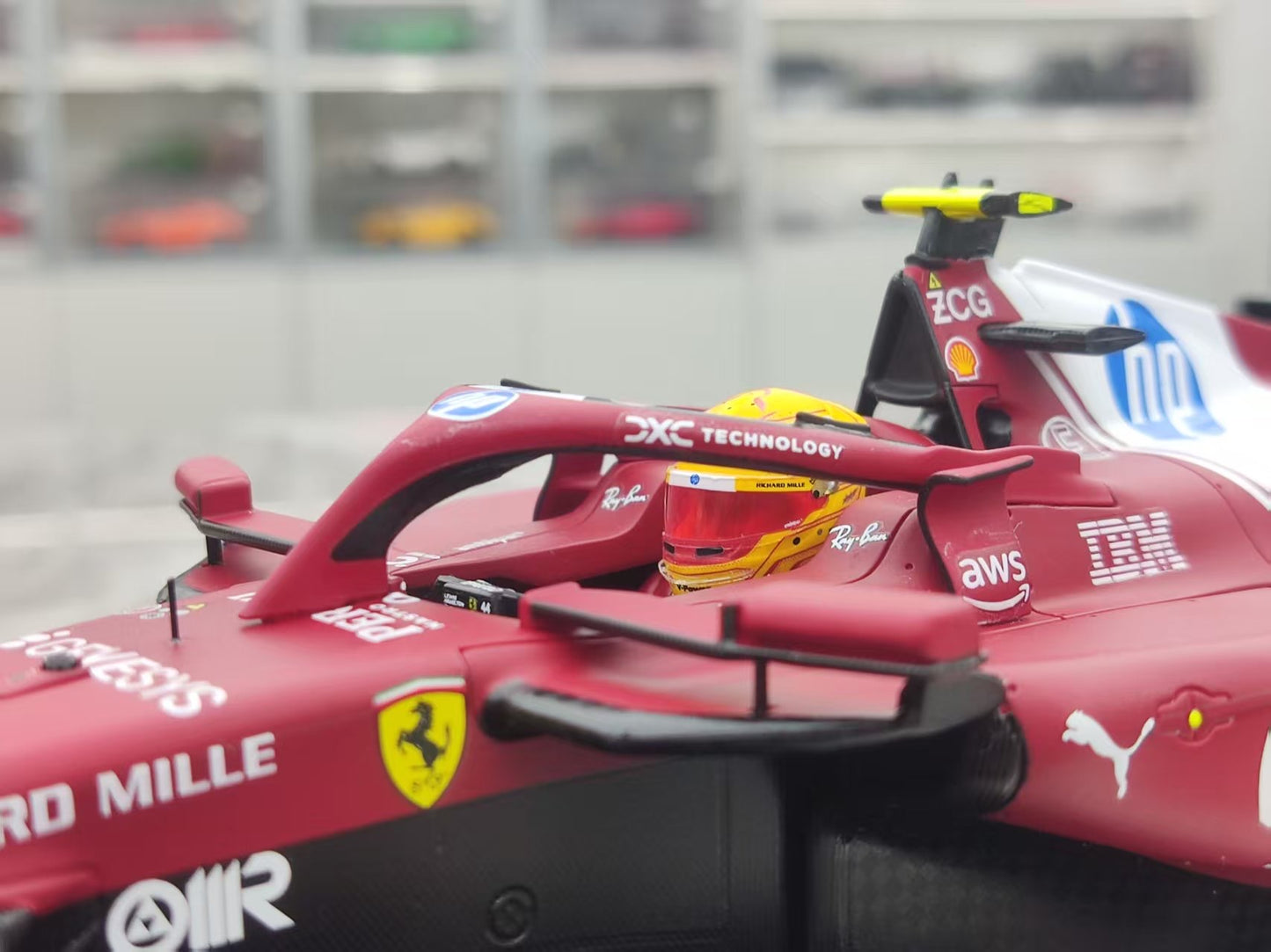 Looksmart 1/18 Ferrari SF-25 2025 Chinese Grand Prix Sprint Race Winner Lewis Hamilton, Red Livery LS18F1074