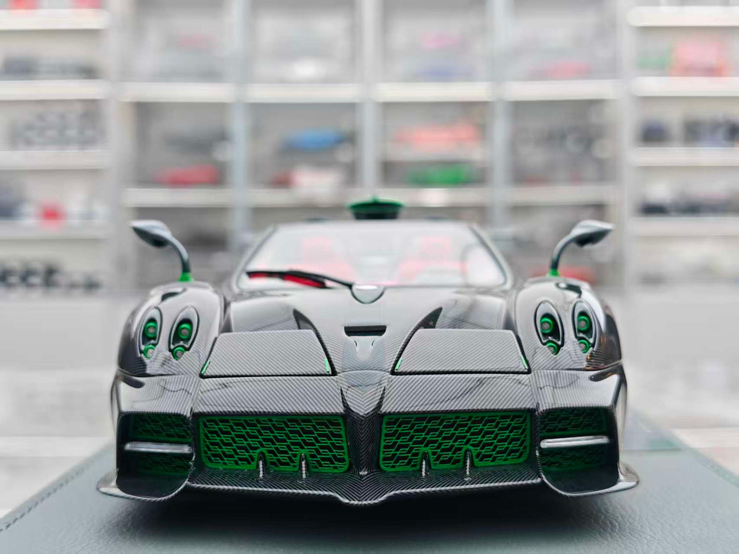 BBR 1/18 Pagani Imola Roadster Black Carbon Fiber P18250D