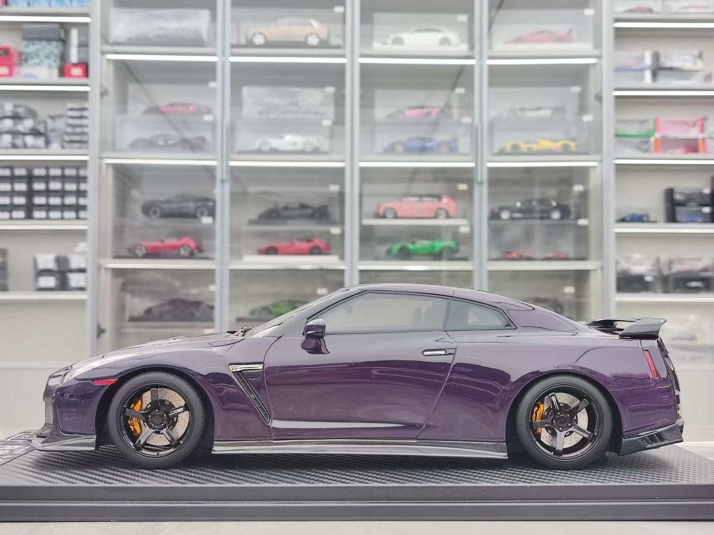 ONE MODEL 1/18 Nissan GTR R35 Midnight Purple ON064