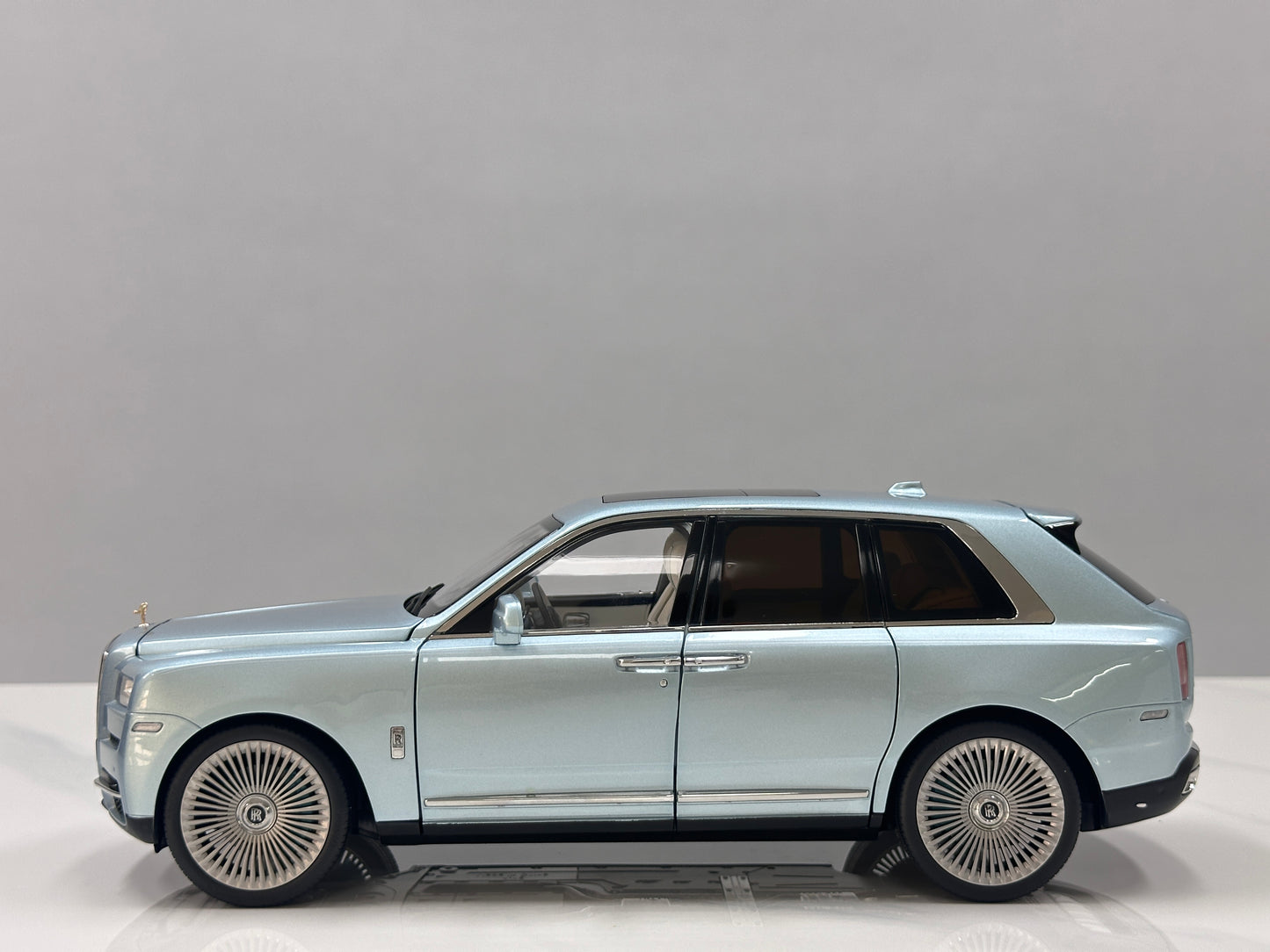 ZP 1/18 Rolls-Royce Cullinan BB Fishing Edition Metallic Blue ZP113