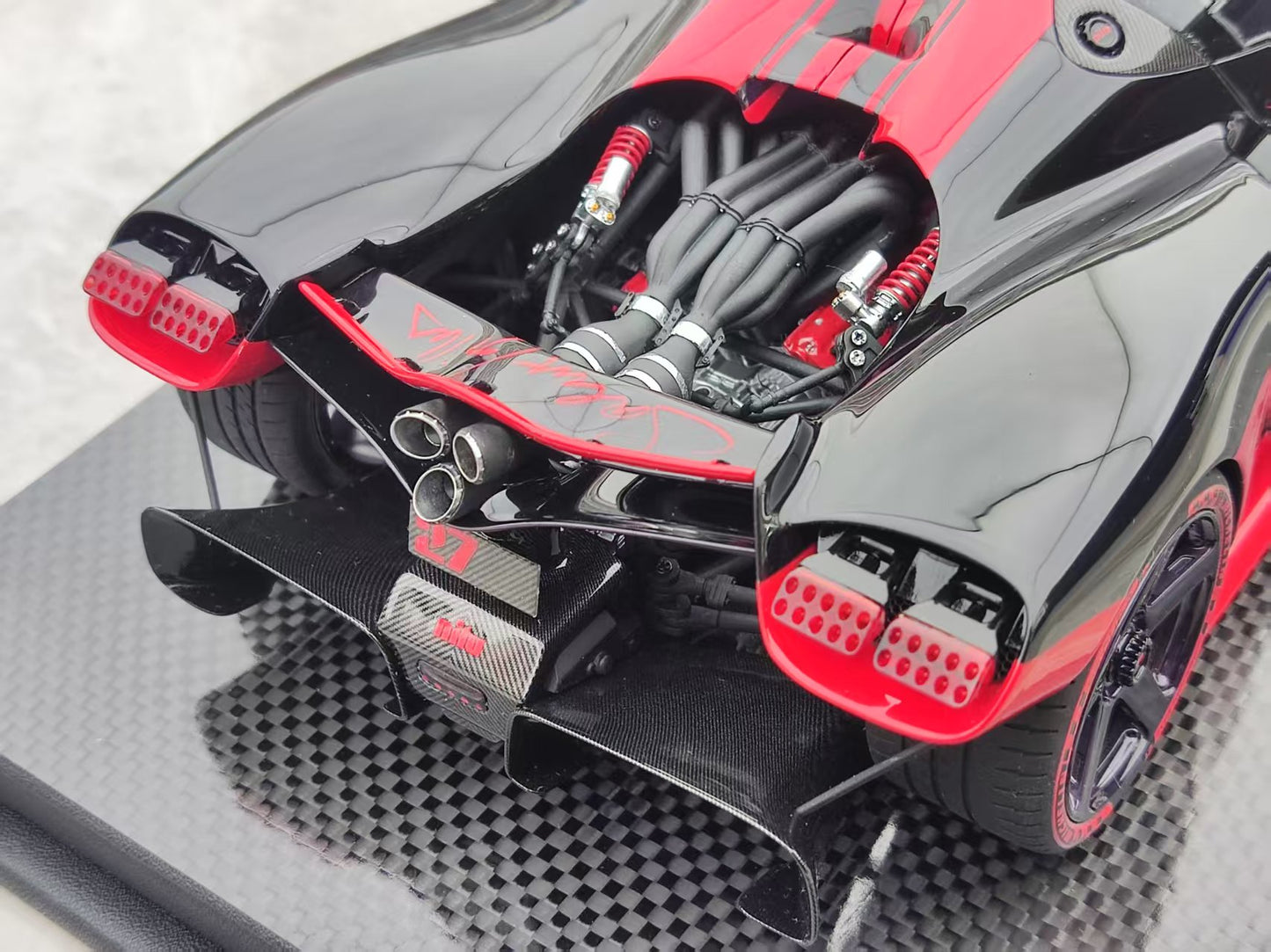 FRONTIART 1/18 Nilu 27 Red FA184