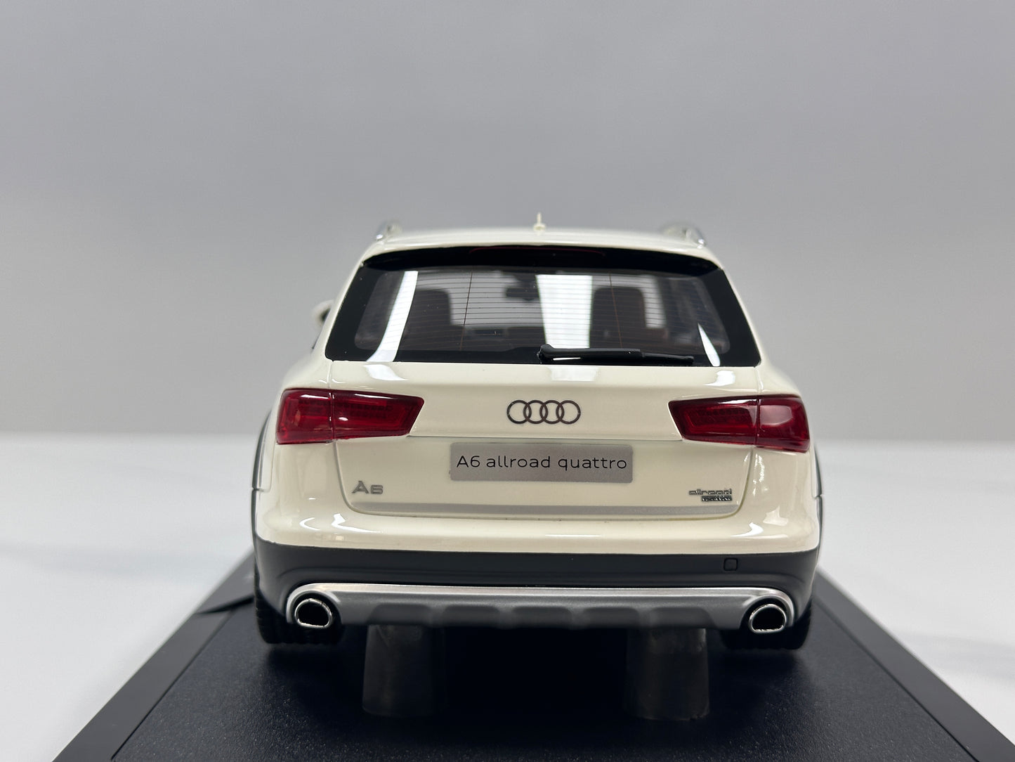 OTTO 1/18 Audi A6 C7 Allroad Ibis White OT1286