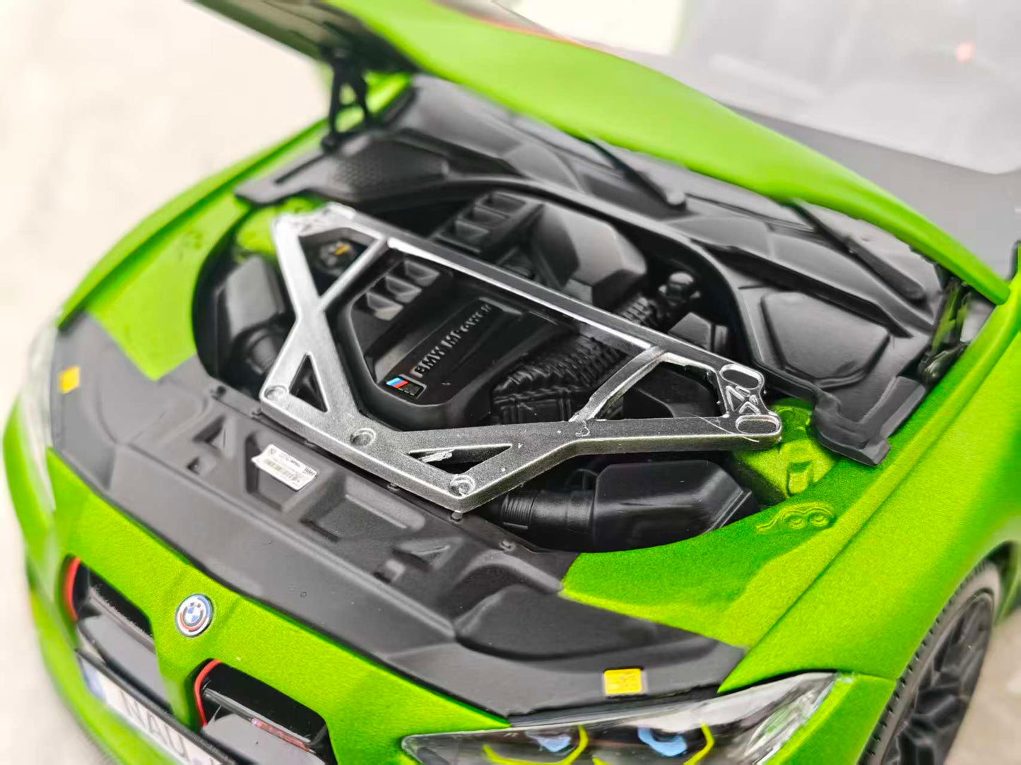 MINICHAMPS 1/18 BMW M4 CSL Green 110023020