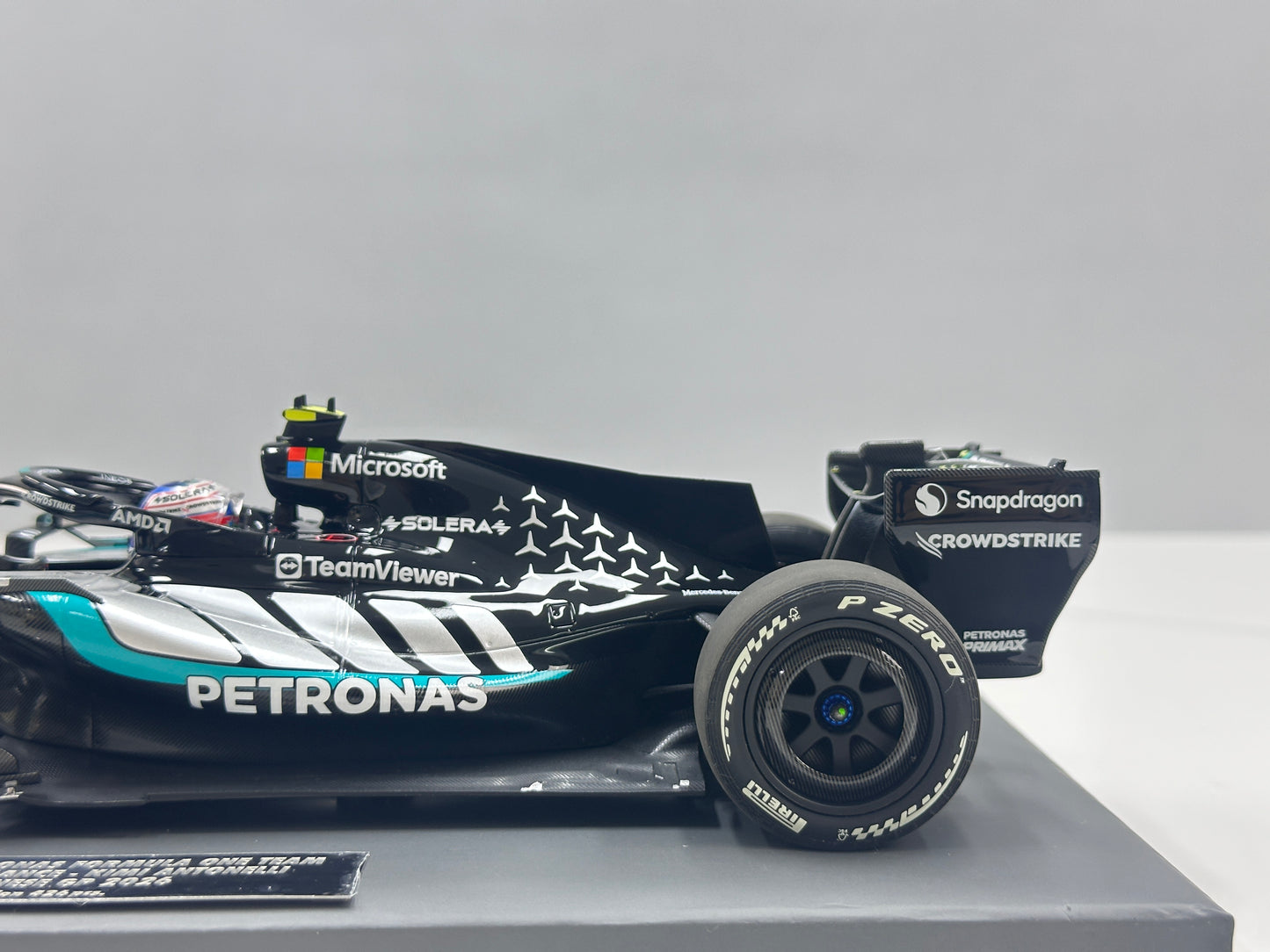 MINICHAMPS 1/18 Mercedes-AMG PETRONAS F1 Team W17 K. Antonelli – 2026 Chinese Grand Prix Winner, Silver Livery (117260212)