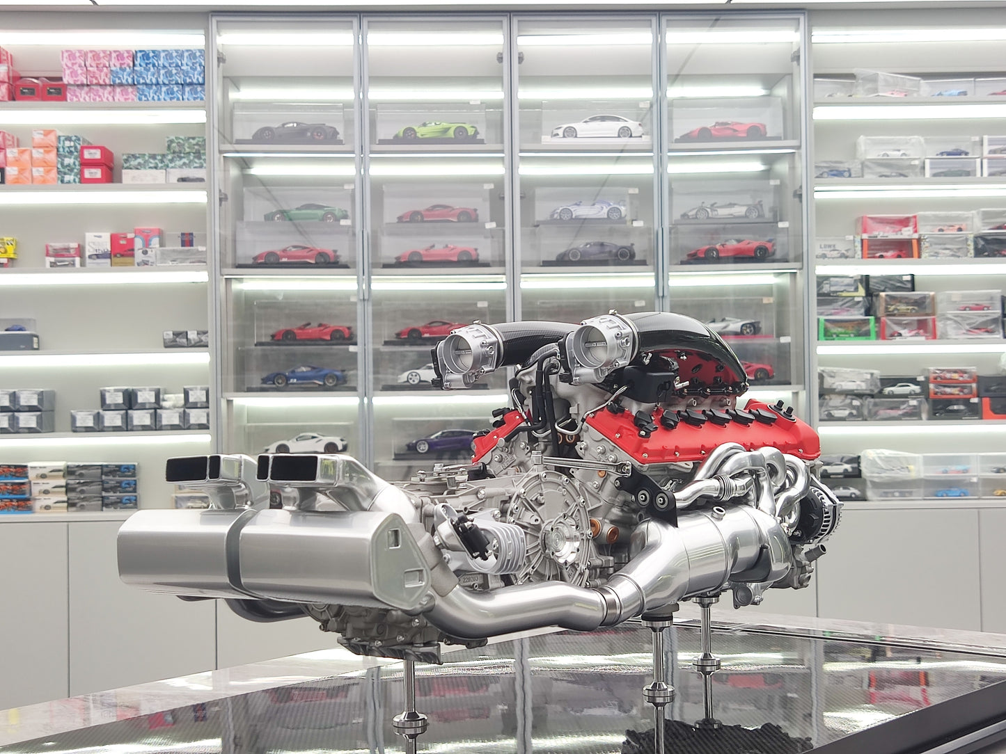 Amalgam 1/4 Ferrari Daytona SP3 engine and gearbox gray simulation model ornaments M6219-48