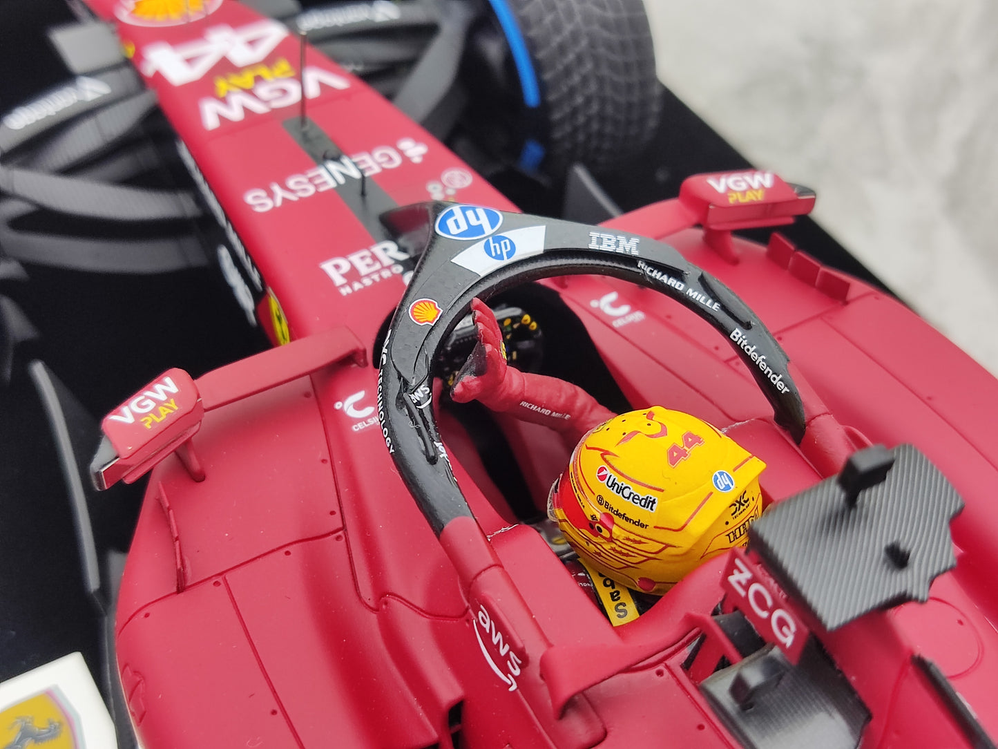 Looksmart 1/18 Ferrari SF-23 Test Fiorano 2025 #44 Lewis Hamilton - First Show in Ferrari Red LS18F1073