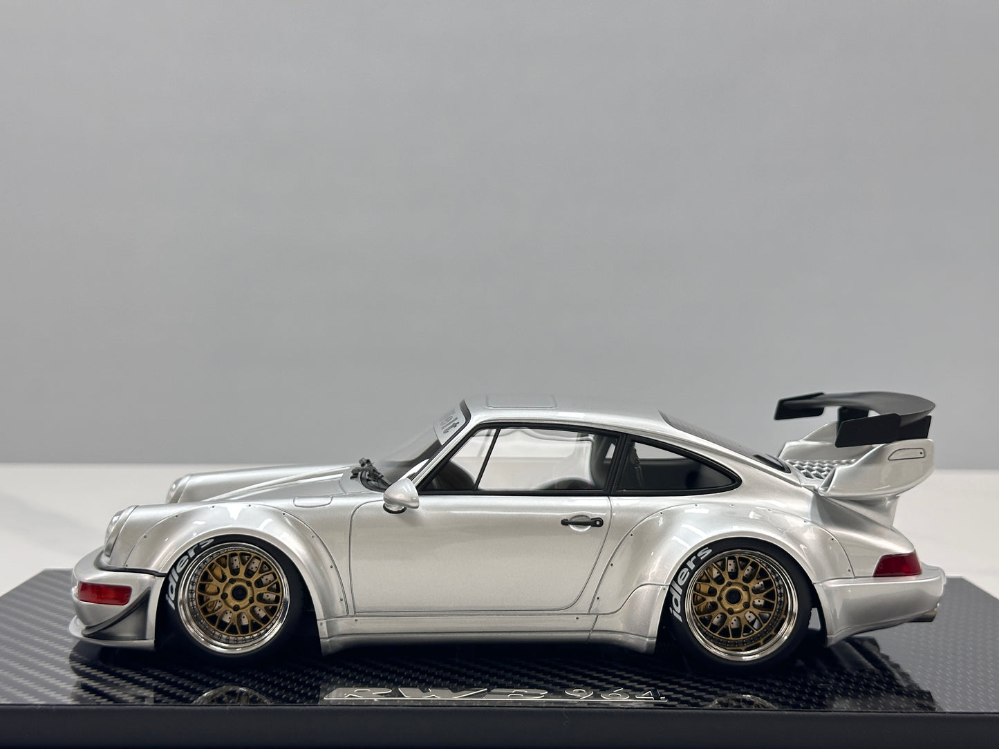 TGM Model 1/18 Porsche RWB 964 – Silver (TGM008)