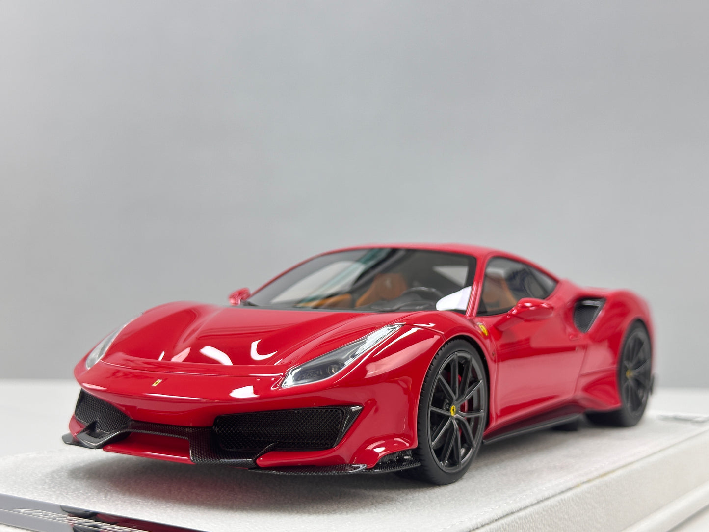 BBA Model 1/18 Ferrari 488 Pista Standard Red BBA087