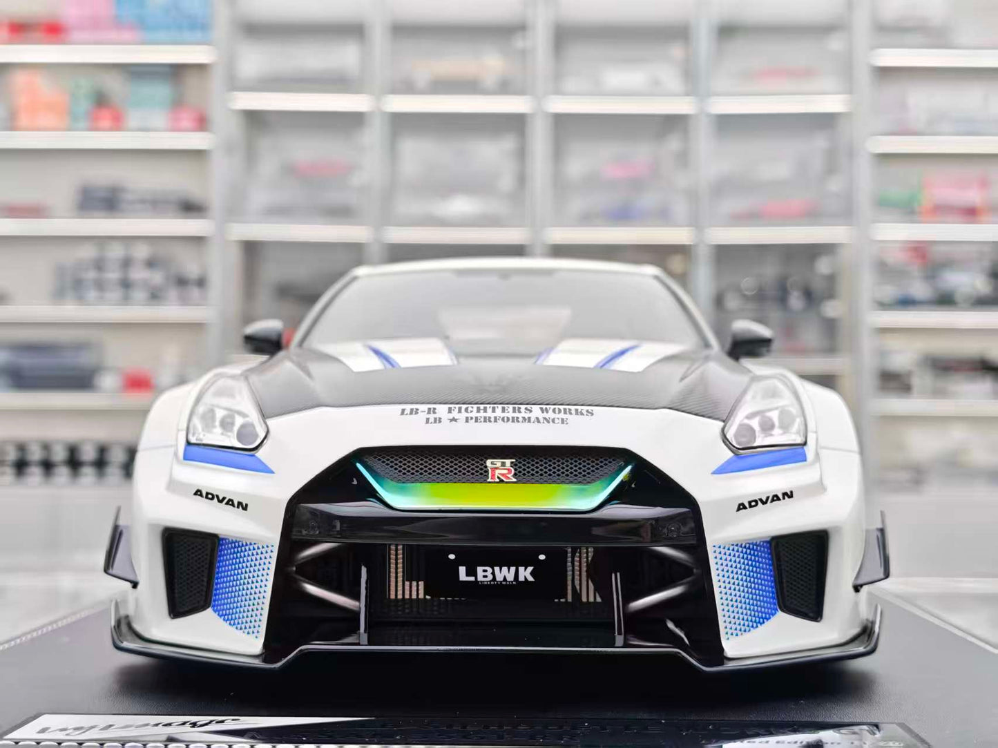 IVY 1/12 Nissan R35 GTR Car Model Figurine Birthday Gift IVY239