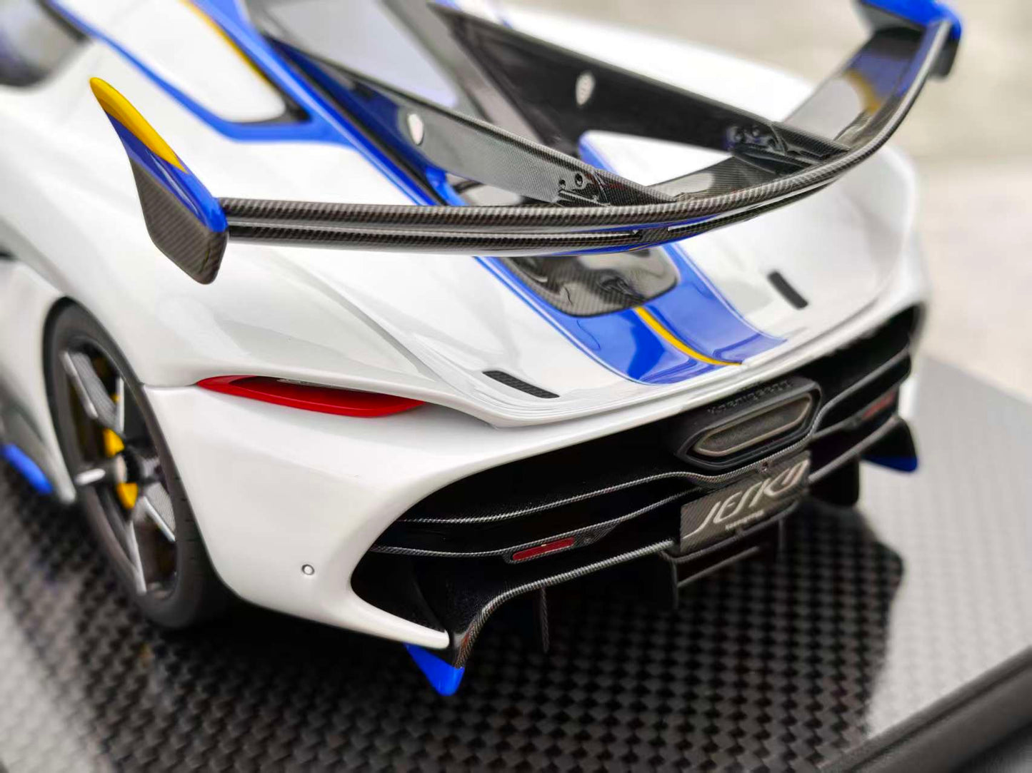 FRONTIART 1/18 Koenigsegg Jesko White FA177
