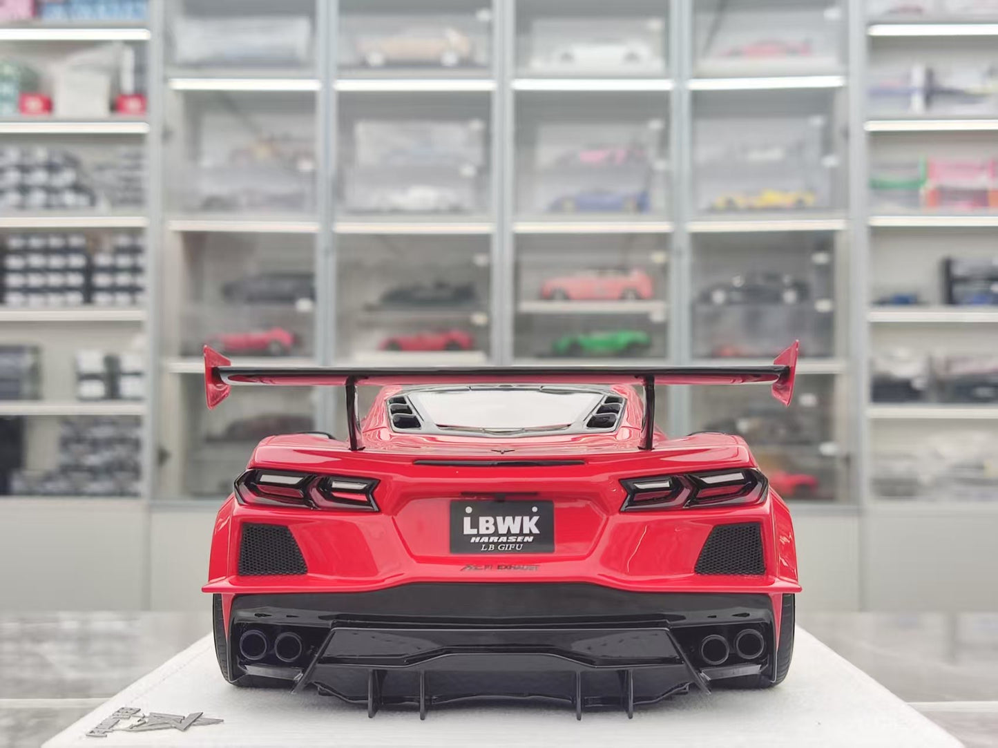 BBA MODEL 1/18 Corvette C8 LB Widebody Modified, Standard Red BBA035