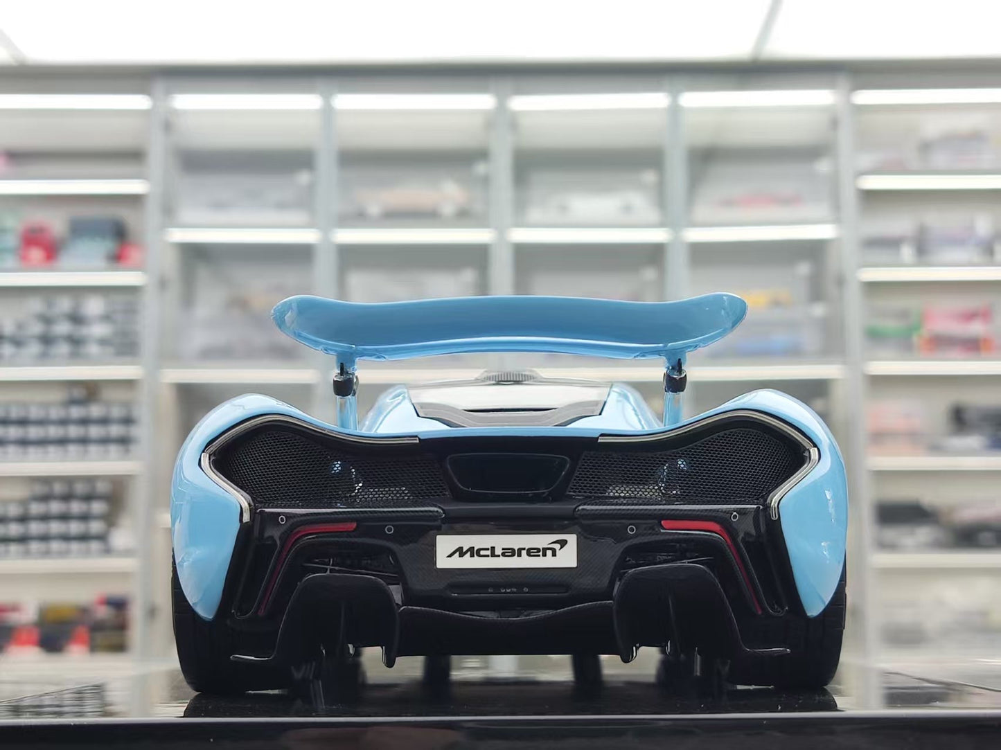 DINOMODEL 1/18 McLaren P1 Carbon Base GULE BLUE DMP006