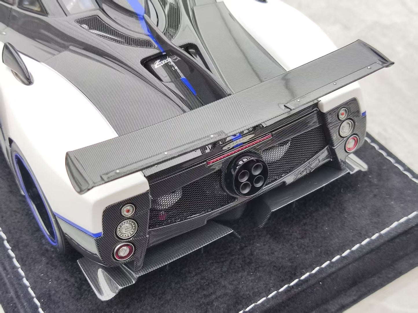 HH Model 1/18 Pagani Zonda Specials Riviera HH549
