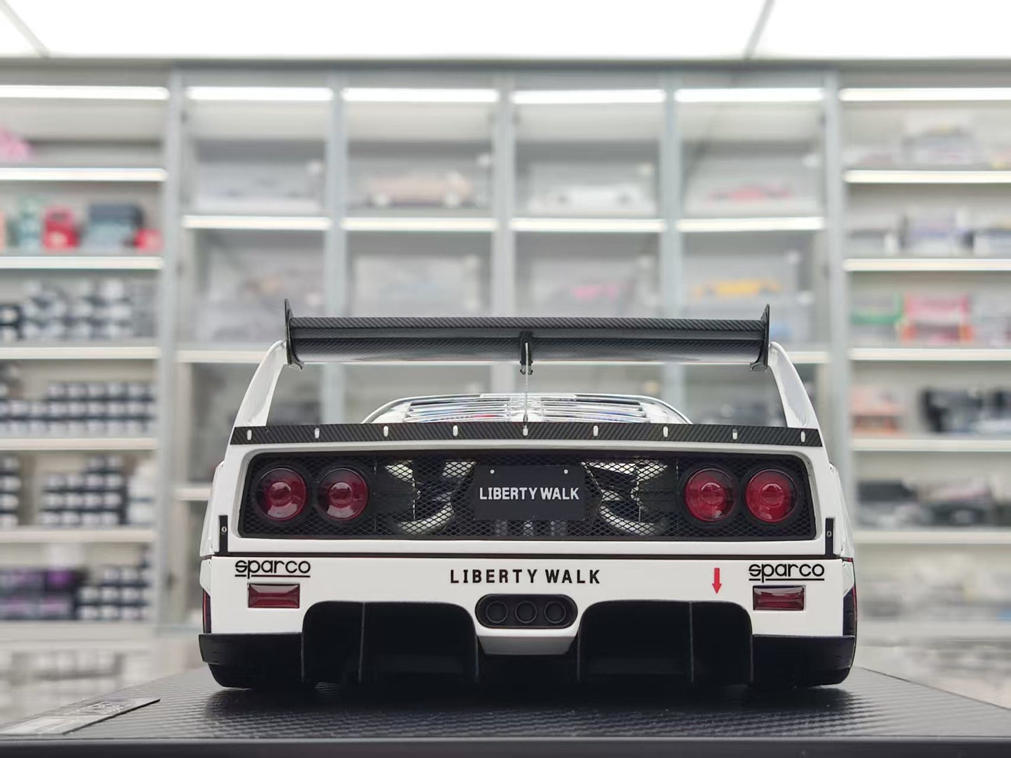 Ignition Model 1/18 Ferrari F40 LB-WORKS 40 White IG3752