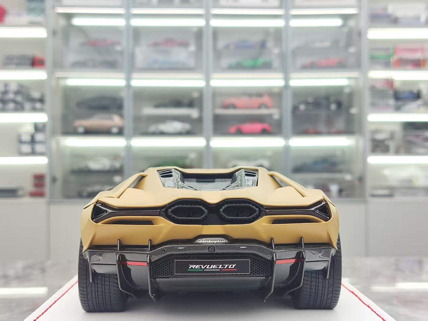 IVY 1/18 Lamborghini Revuelto Matt Gold IVY230