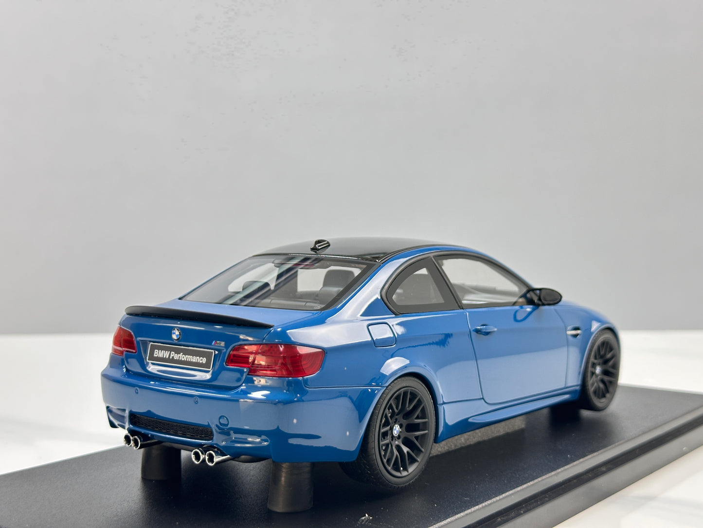 GT Spirit 1/18 BMW M3 E92 Blue GT941
