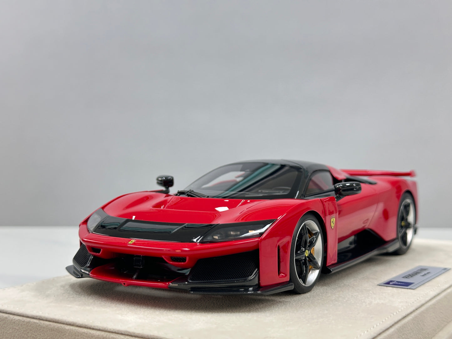 HERMES COLLECTION 1/18 Ferrari F80 (Red) HC017