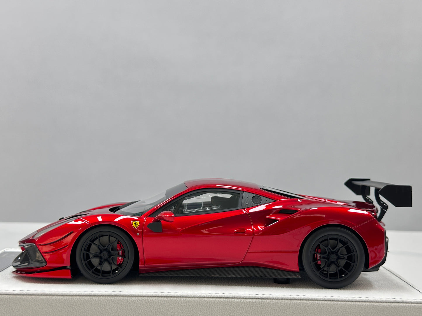 GH MODEL 1/18 Ferrari 488 Challenge Evo Metallic Red GH018