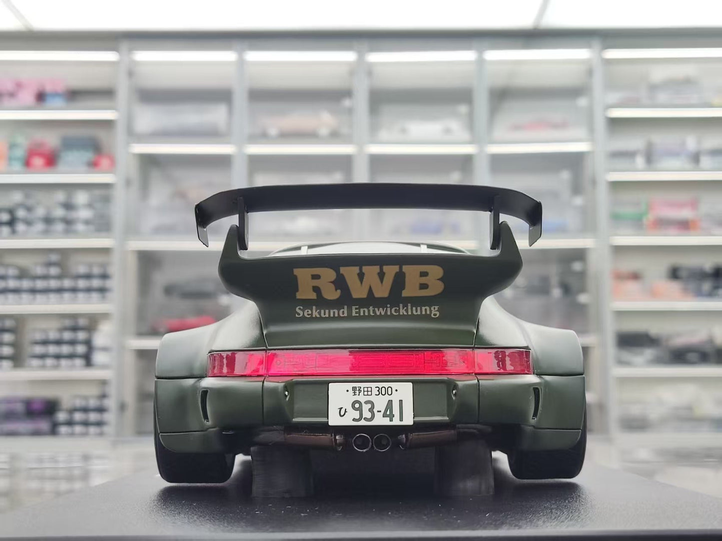 GT Spirit 1/18 Porsche RWB PENTHOUSE Green GT559