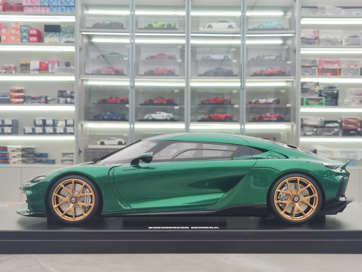 GT Spirit 1/18 Koenigsegg GEMERA RACING Verda Simulada Modelaŭto GT888