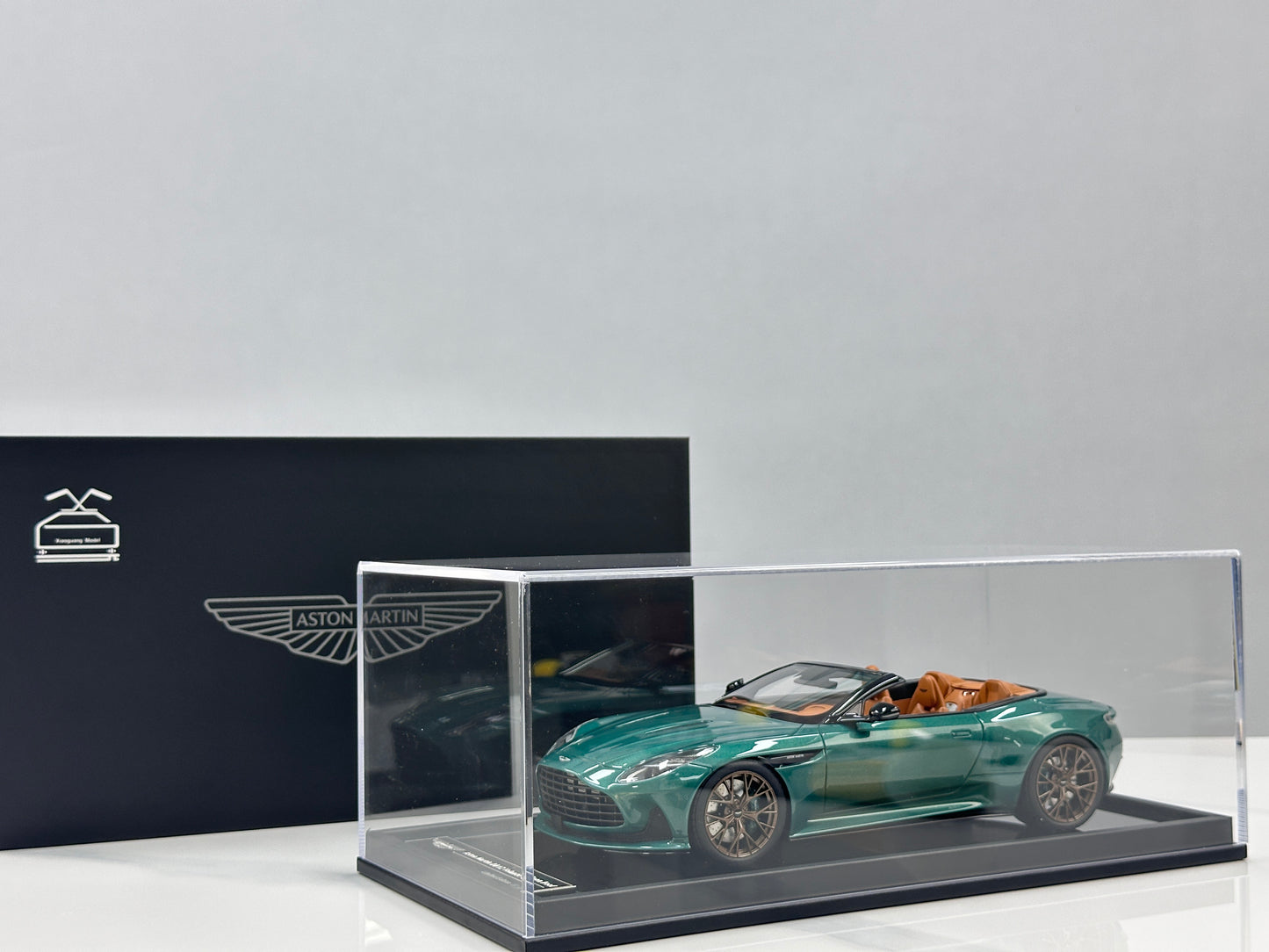 Xiaoguang Model & MotorHelix 1/18 Aston Martin DB12 Volante Convertible – Green (MH385)