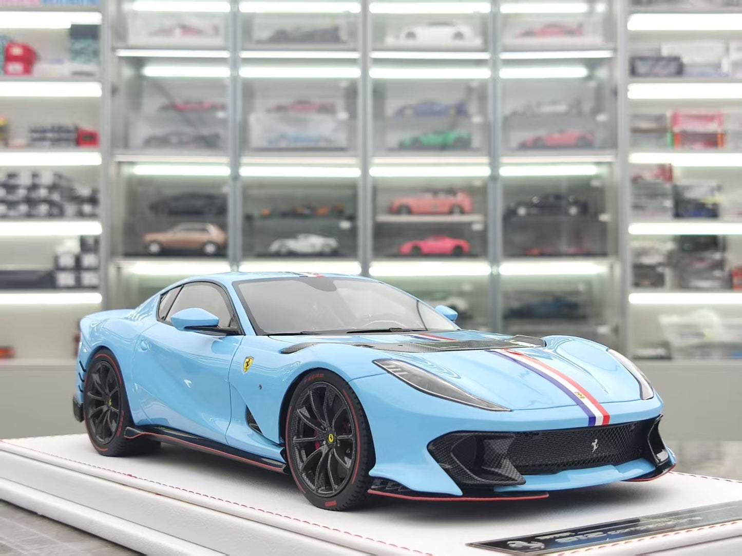 GL 1/18 Ferrari 812 Competizione Resin Model JS-GL027