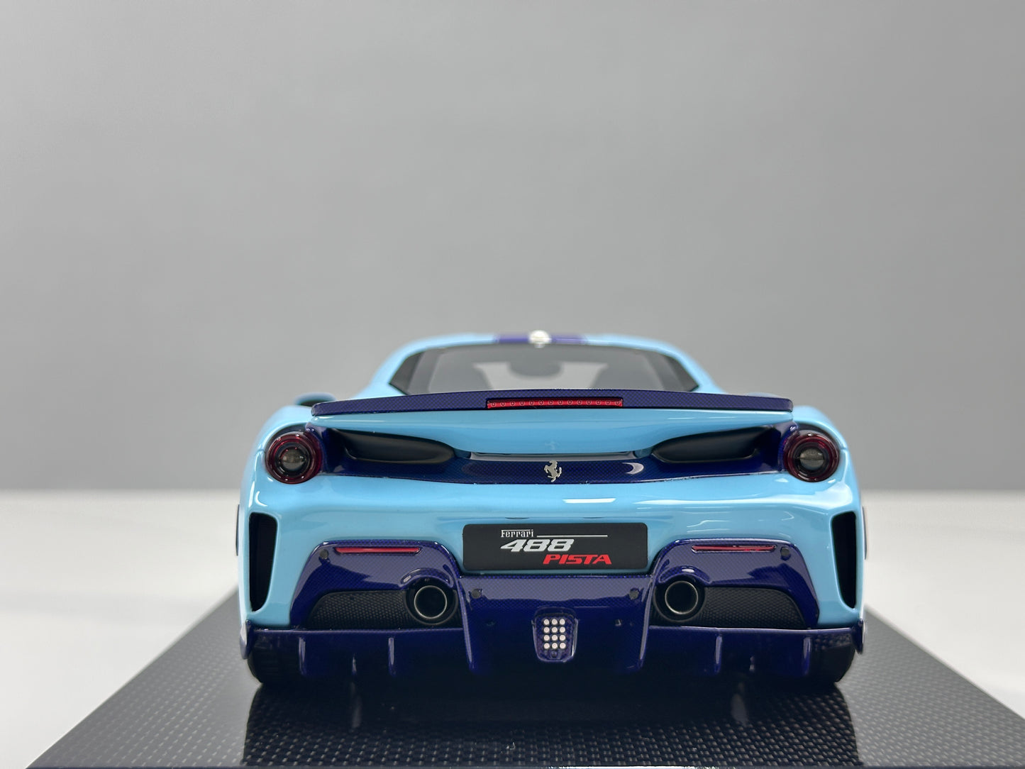 DM Pro 1/18 Ferrari 488pista Resin Fully Opening Baby Blue Simulation Model Car DGP001B