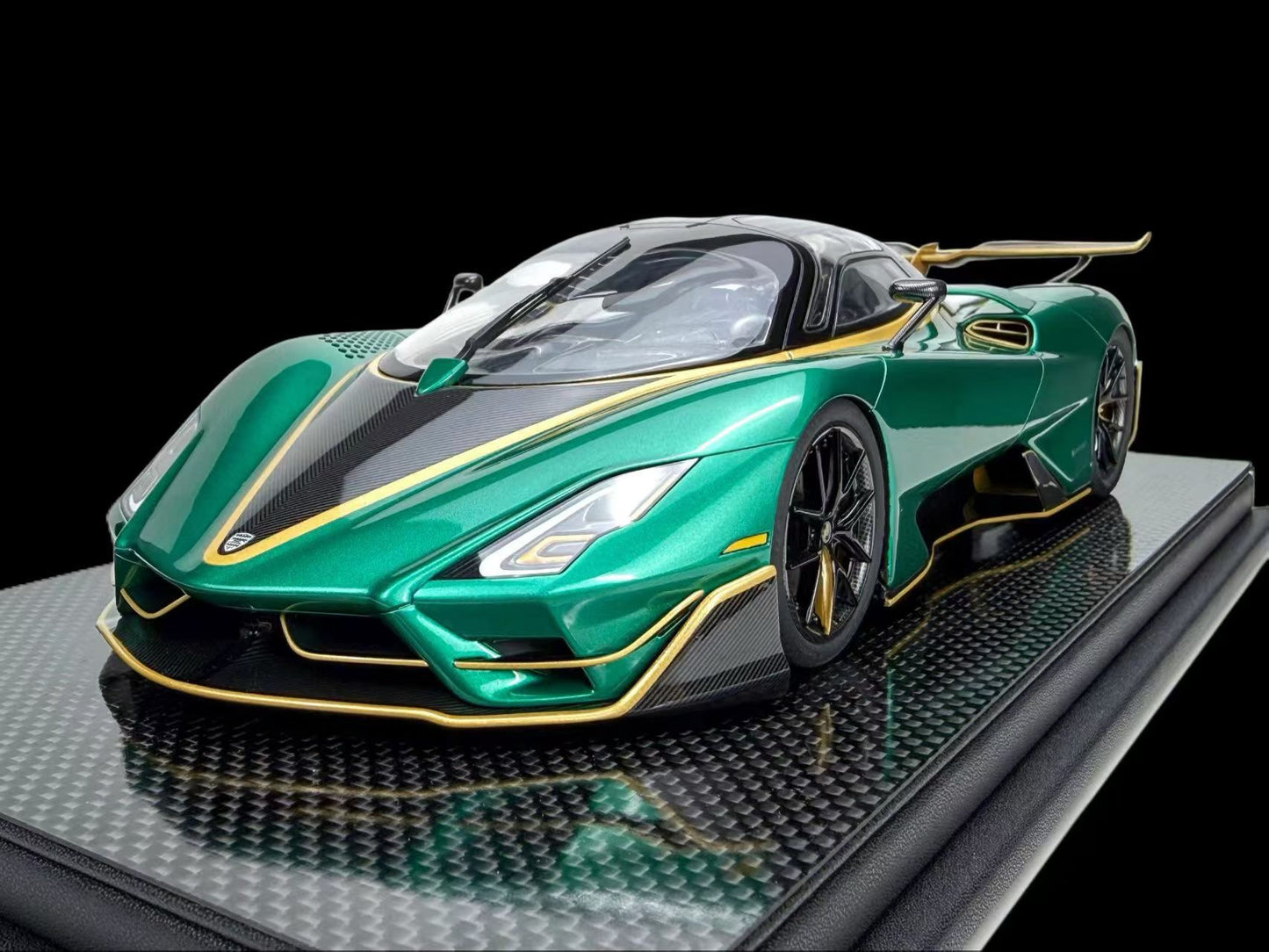 Frontiart 1/18 SSC Tuatara Striker – Green