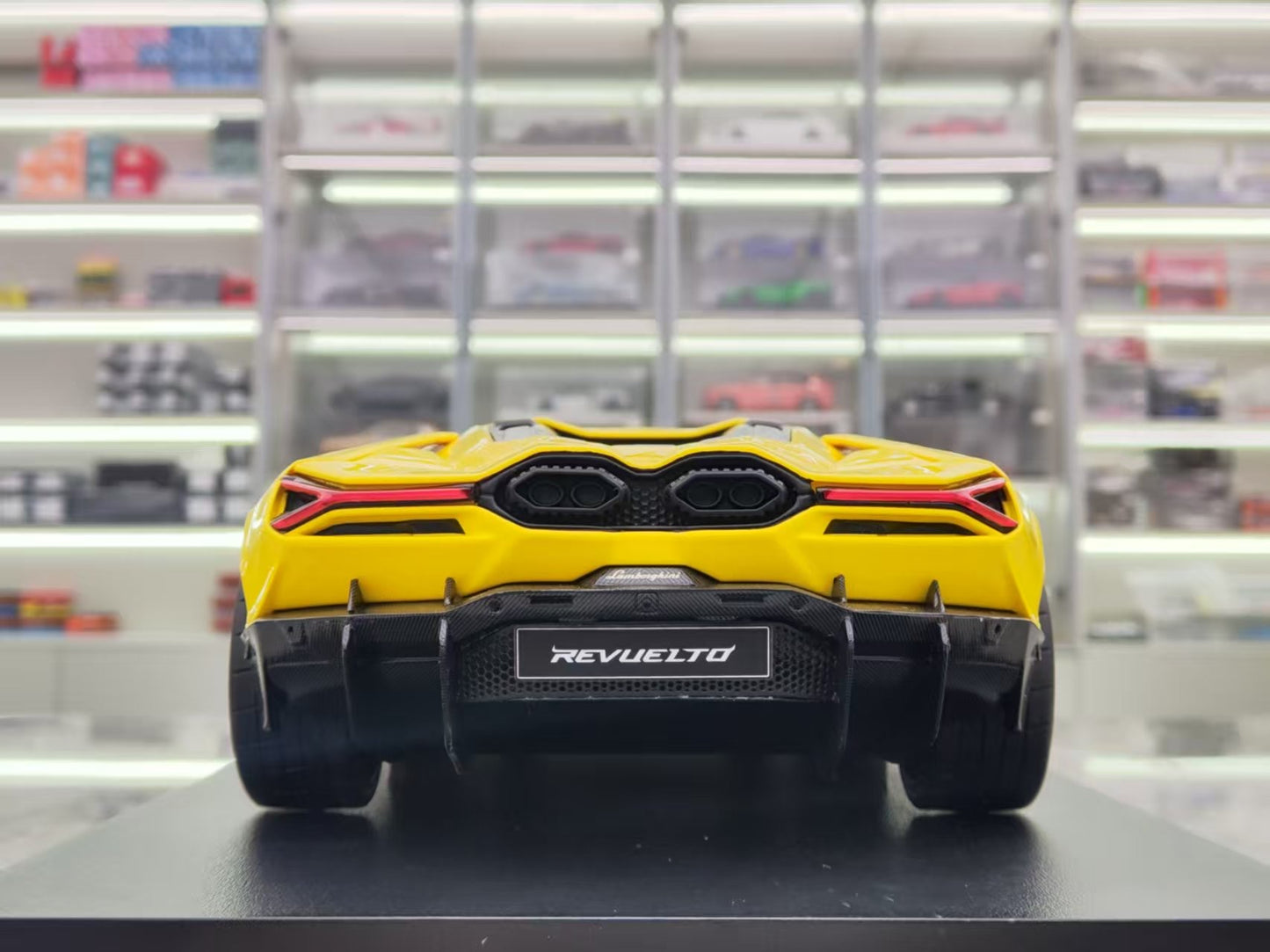 Topspeed 1/18 Lamborghini Revuelto Giallo Resin Model TS0620