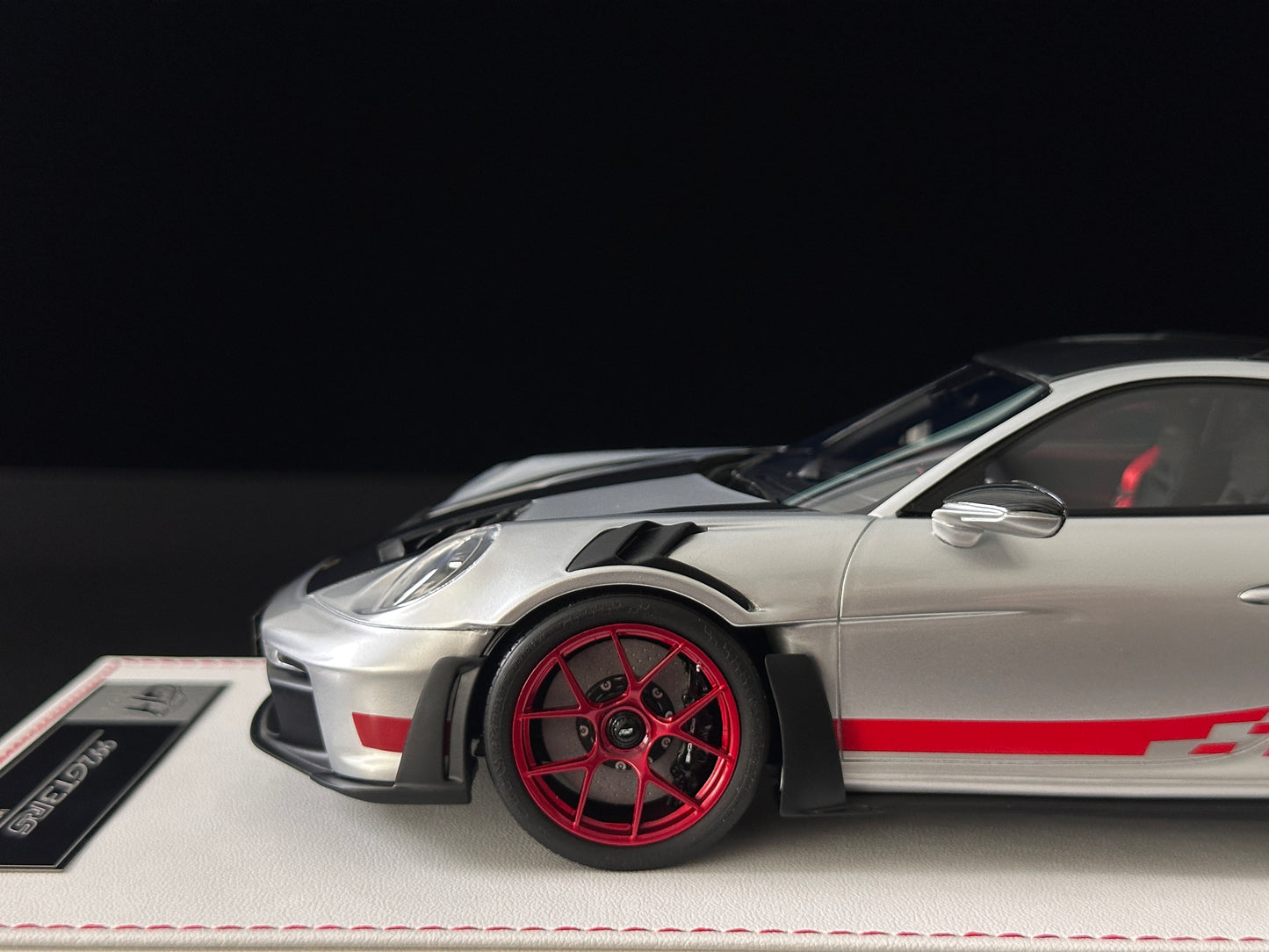 GH MODEL 1/18 Porsche 992 GT3RS Red Seals/GT Silver GH014