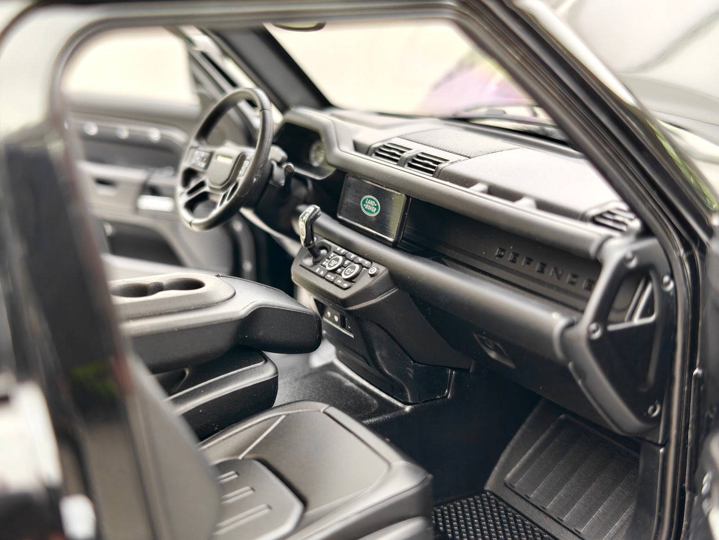 Almost Real 1/18 Land Rover Defender 90 Kit Edition Diecast Car Model