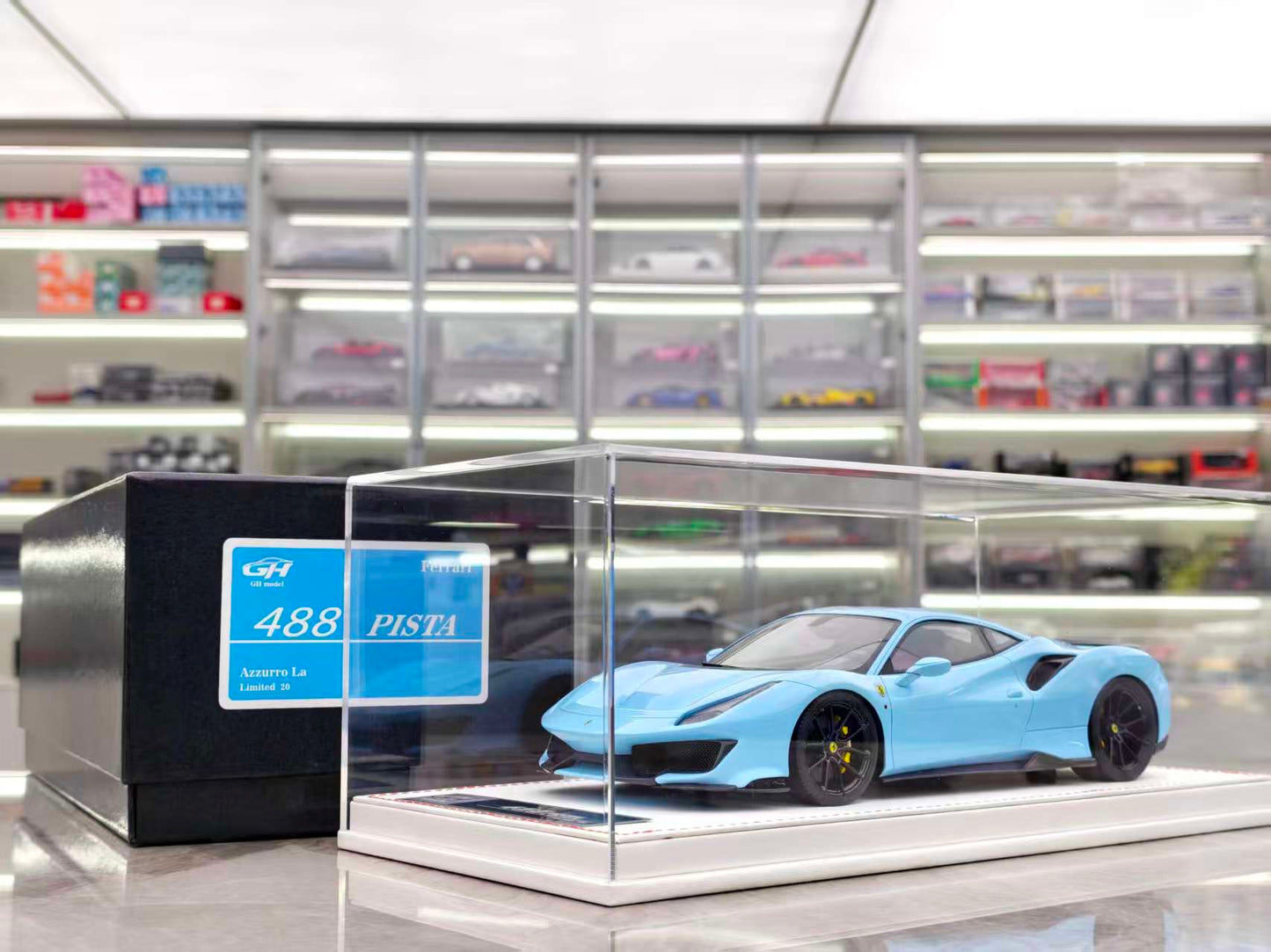 GH Model 1/18 Ferrari Novitec 488pista, Prata Blue GH007