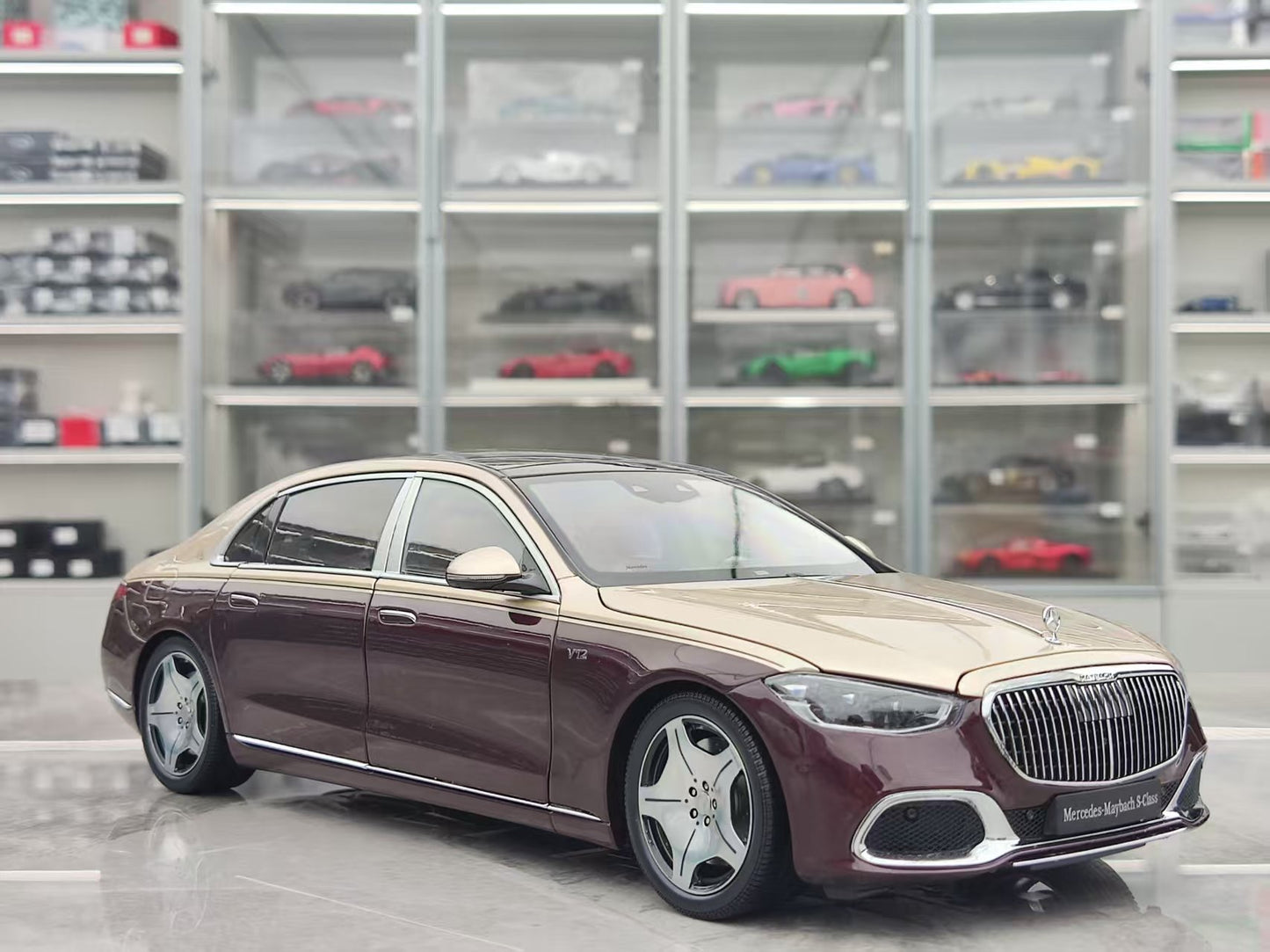 Almost Real 1/18 Mercedes-Maybach S-Class Kalahari Gold/Tourmaline Red AR186