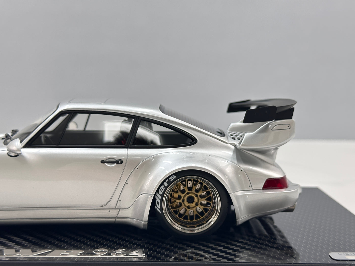 TGM Model 1/18 Porsche RWB 964 – Silver (TGM008)