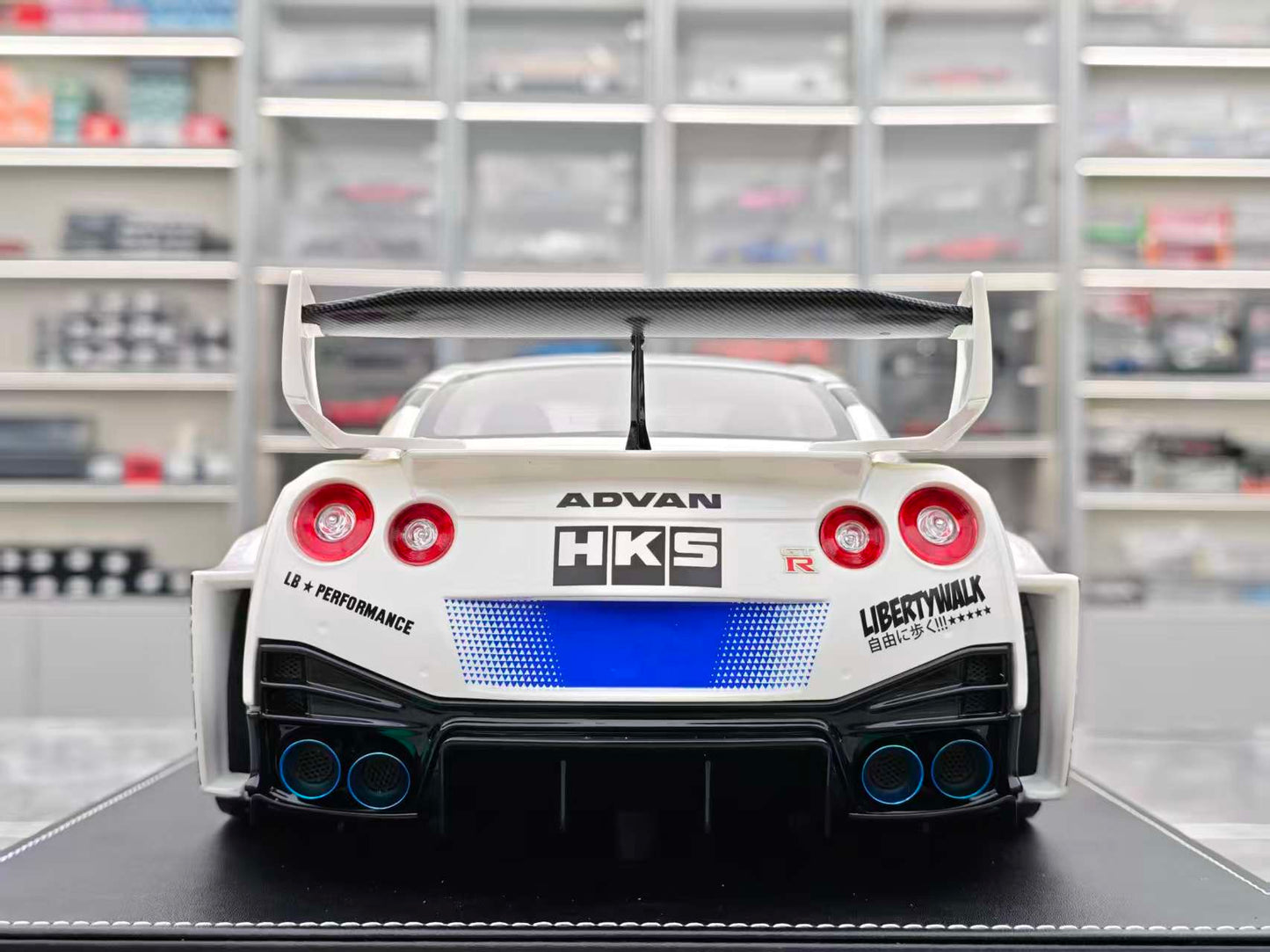 IVY 1/12 Nissan R35 GTR Car Model Figurine Birthday Gift IVY239
