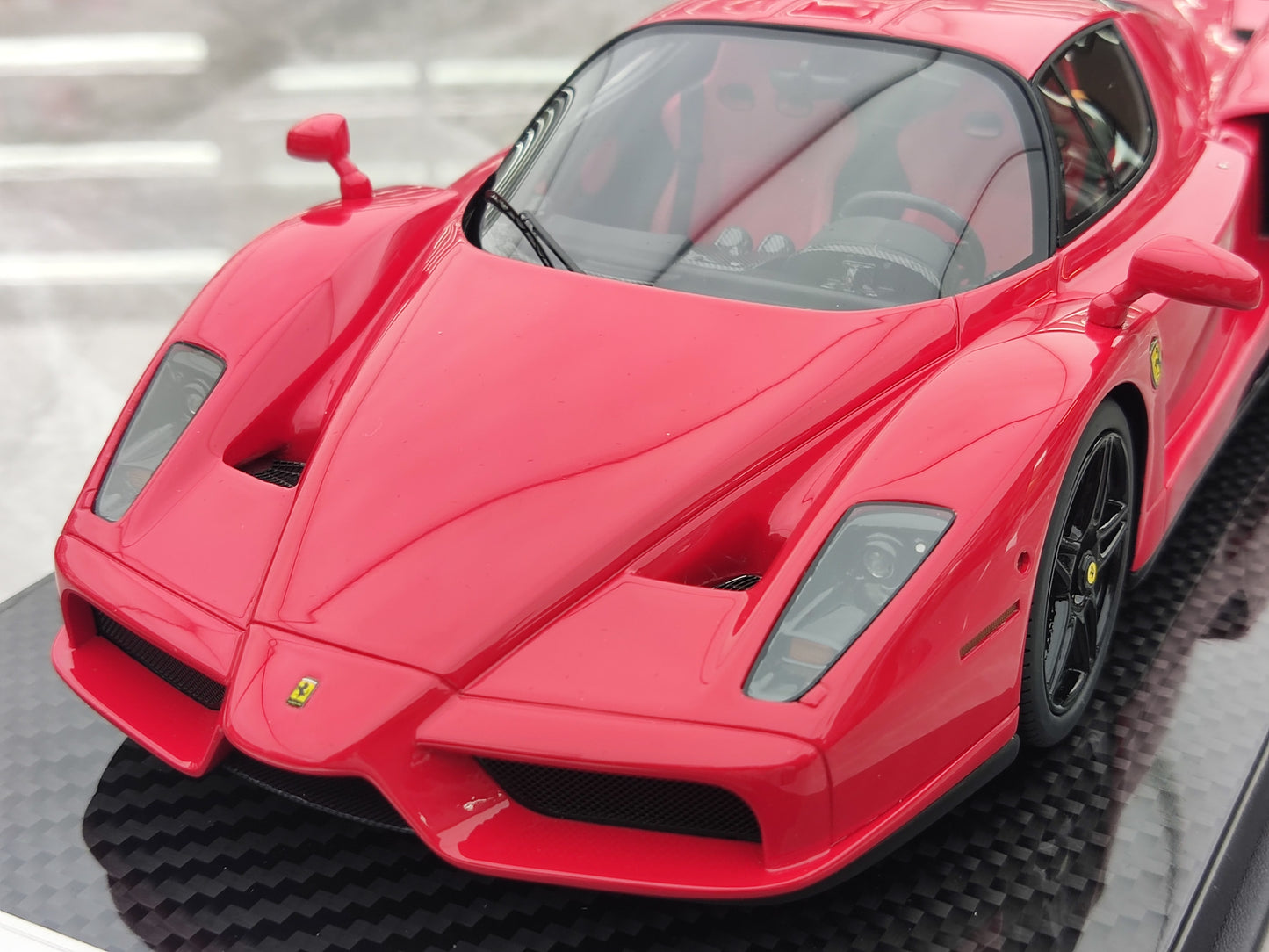 UU 1/18 Ferrari Enzo Standard Red Car Model Decoration JS-UU005