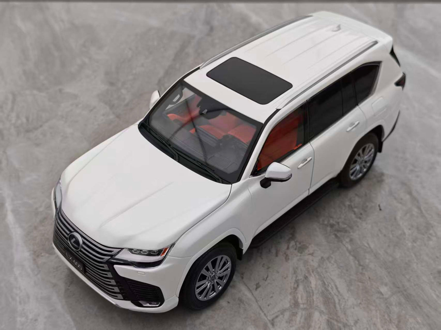 LCD 1/18 Lexus LX600 White Diecast Car Model LCD121